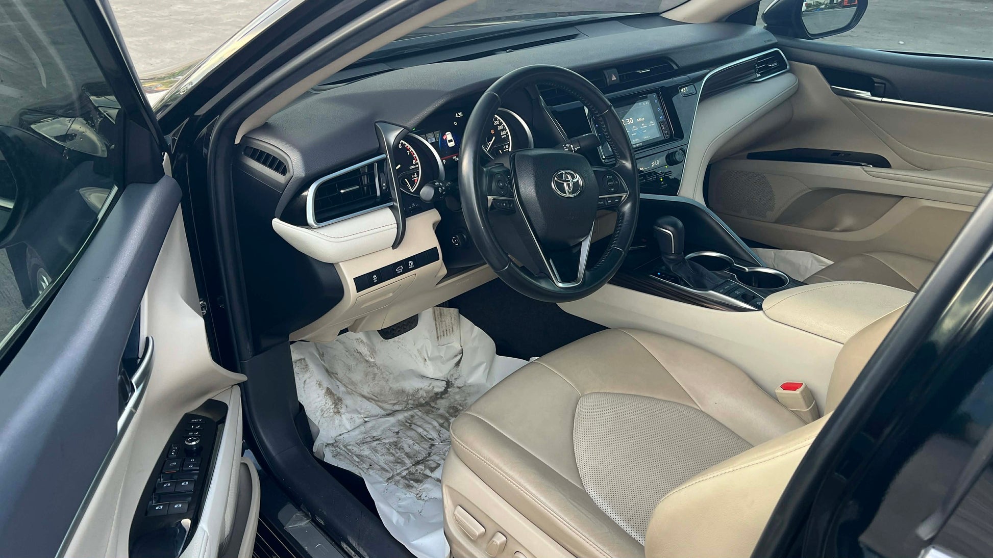 2019 TOYOTA CAMRY 2.5 V AUTOMATIC TRANSMISSION Gold Aces Car Display Center