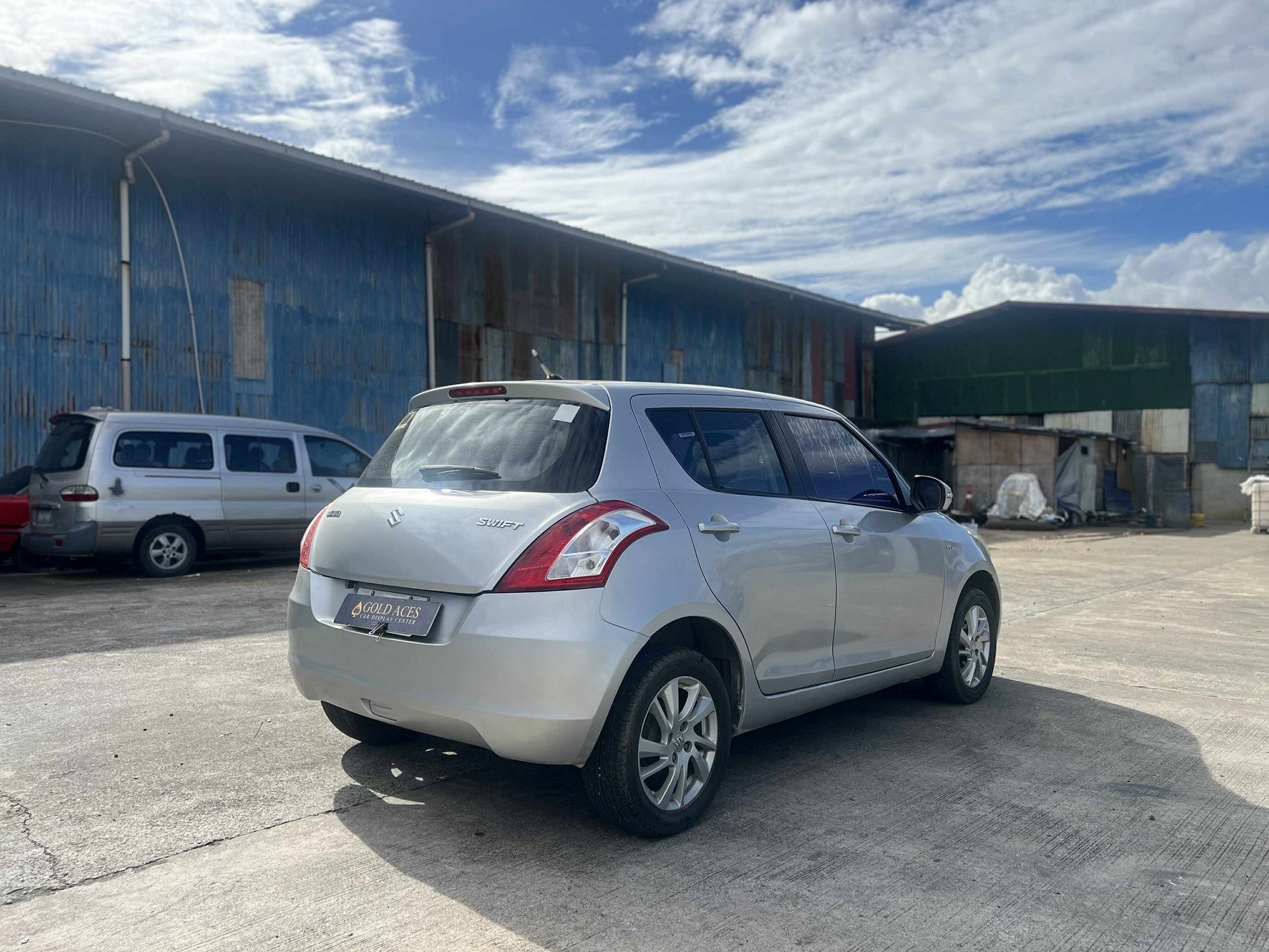 2015 SUZUKI SWIFT 1.2L AUTOMATIC TRANSMISSION Gold Aces Car Display Center