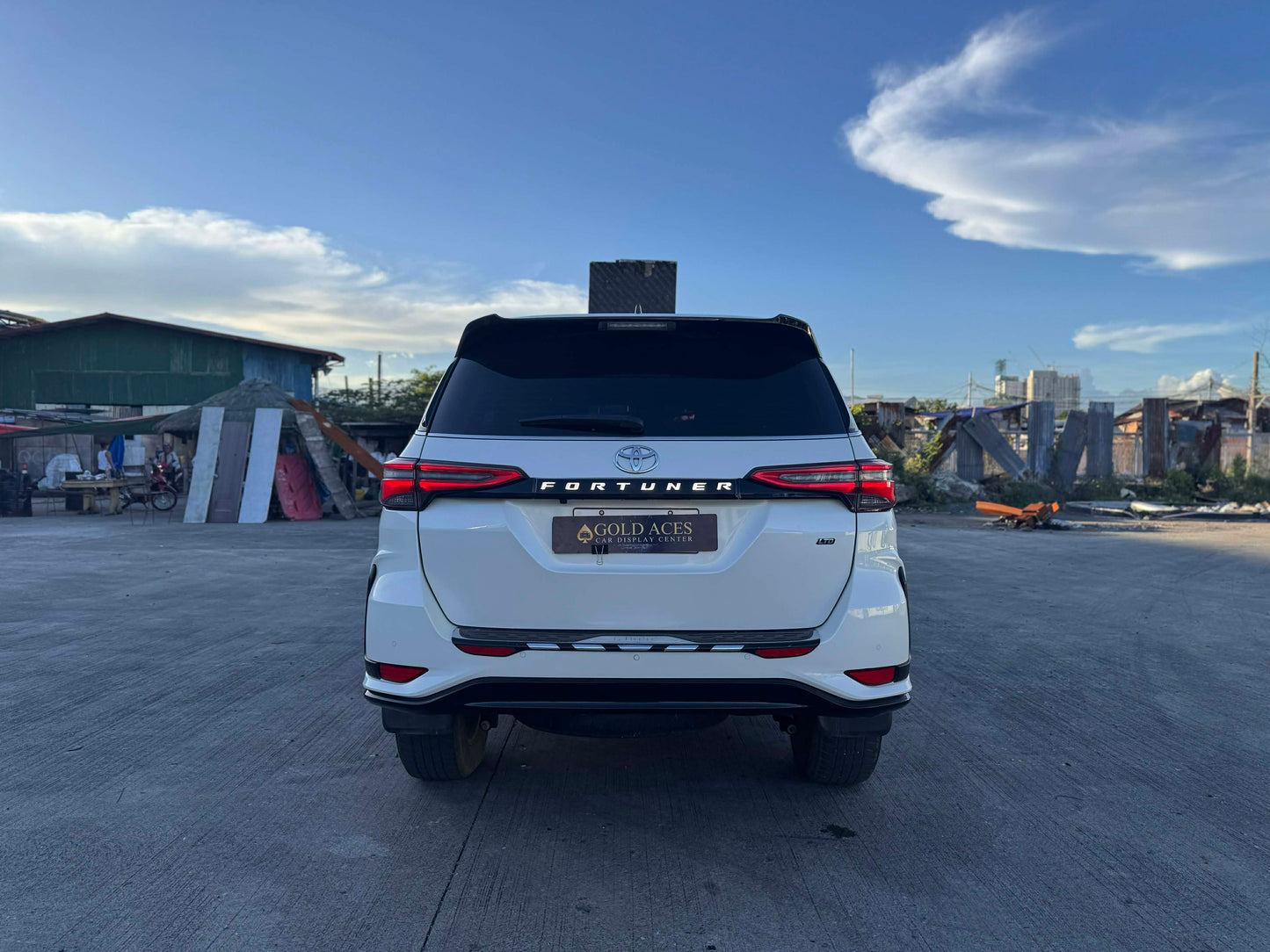 2022 TOYOTA FORTUNER 2.8L LTD 4X4 AUTOMATIC TRANSMISSION (38T KMS ONLY!) Gold Aces Car Display Center