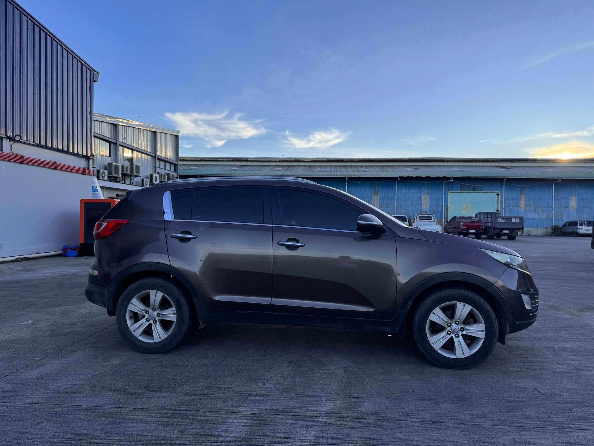 2011 KIA SPORTAGE EX 2.0L EX GAS AUTOMATIC TRANSMISSION Gold Aces Car Display Center