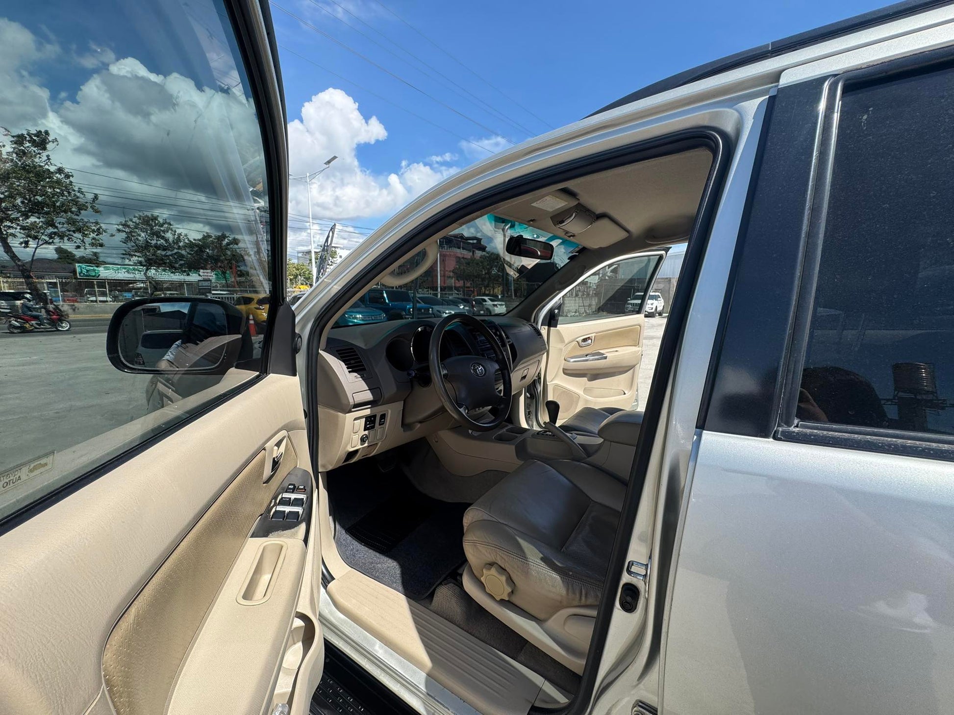 2005 TOYOTA FORTUNER 2.7L GAS 4X2 AUTOMATIC TRANSMISSION TOYOTA