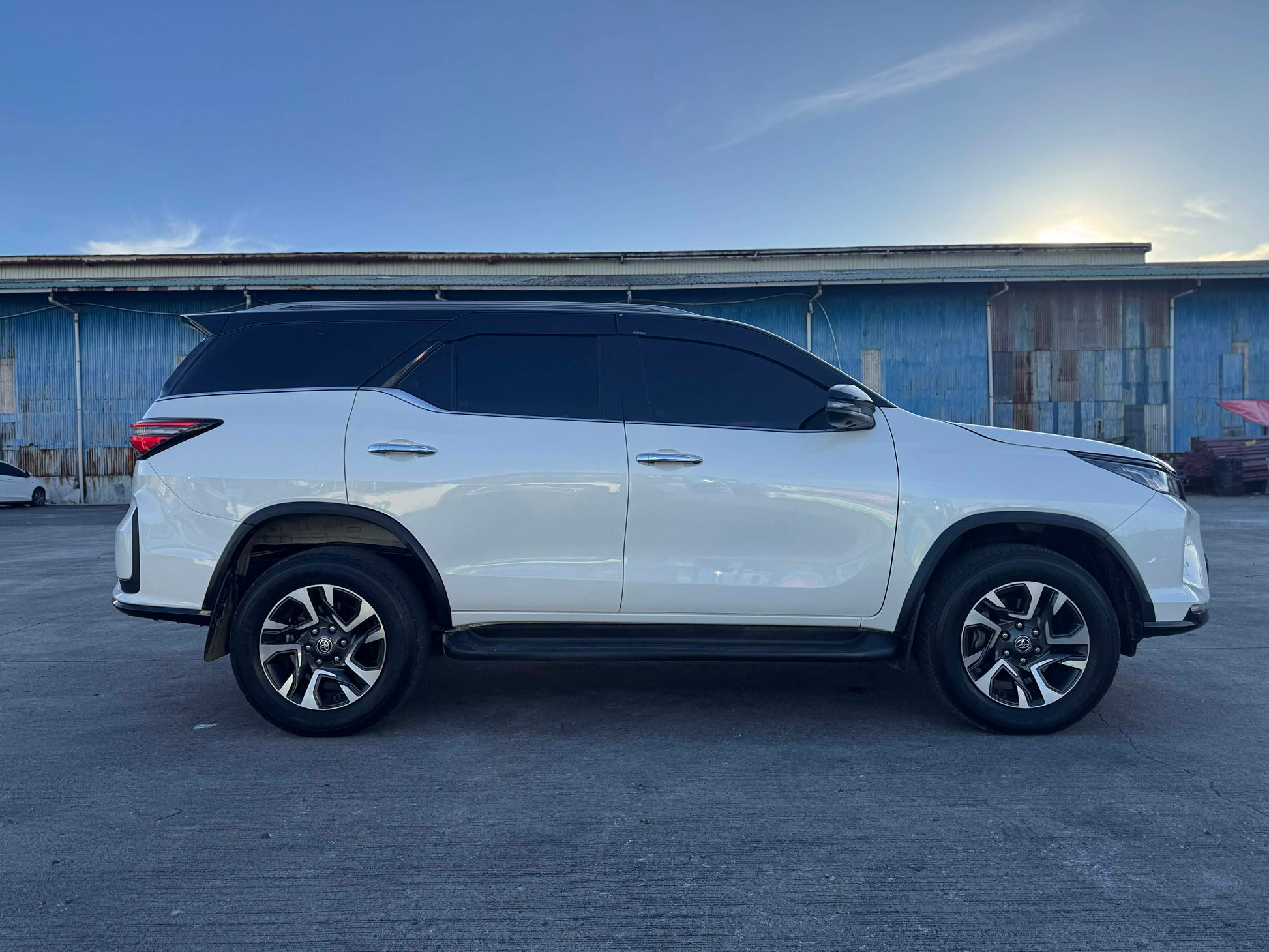 2022 TOYOTA FORTUNER 2.8L LTD 4X4 AUTOMATIC TRANSMISSION (38T KMS ONLY!) Gold Aces Car Display Center