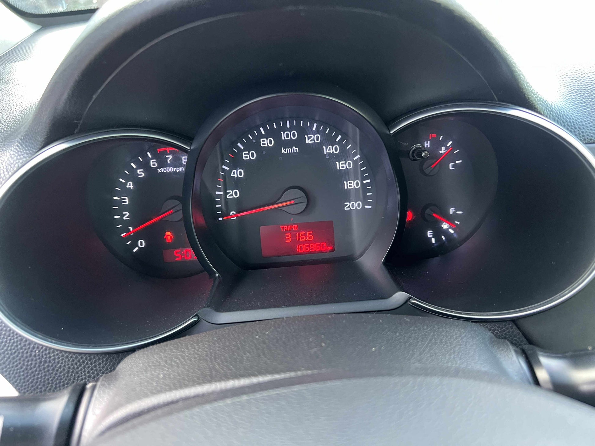 2015 KIA PICANTO 1.0L MANUAL TRANSMISSION Gold Aces Car Display Center