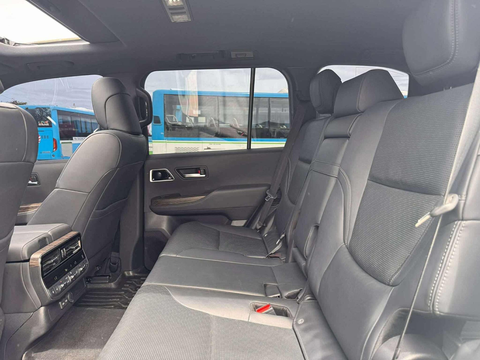 NEW ARRIVAL! 2022 TOYOTA LC300 3.3L 4X4 AUTOMATIC TRANSMISSION TOYOTA