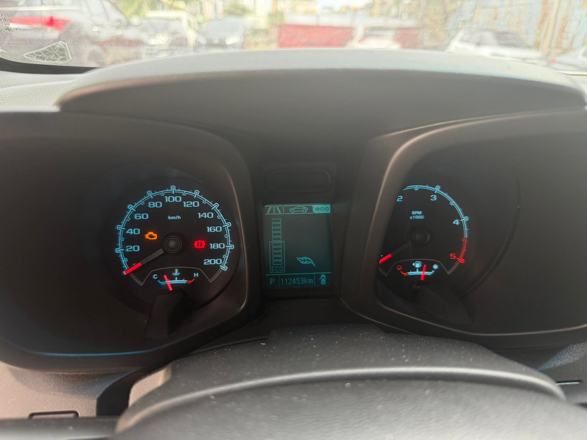 2014 CHEVROLET TRAILBLAZER 2.8L 4X2 AUTOMATIC TRANSMISSION Gold Aces Car Display Center