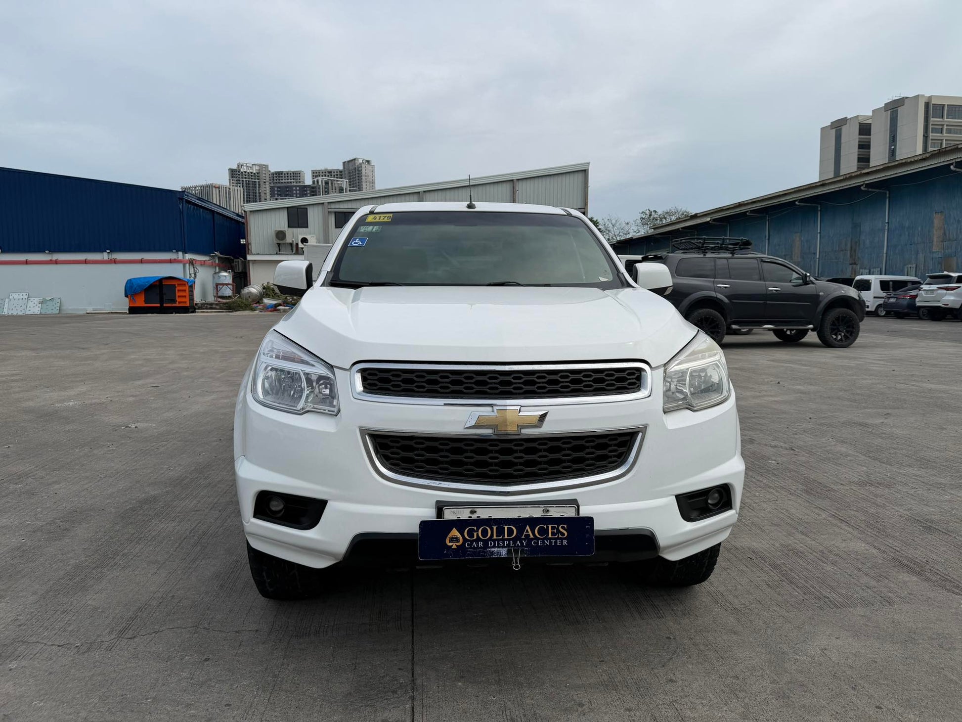 2014 CHEVROLET TRAILBLAZER 2.8L 4X2 AUTOMATIC TRANSMISSION Gold Aces Car Display Center