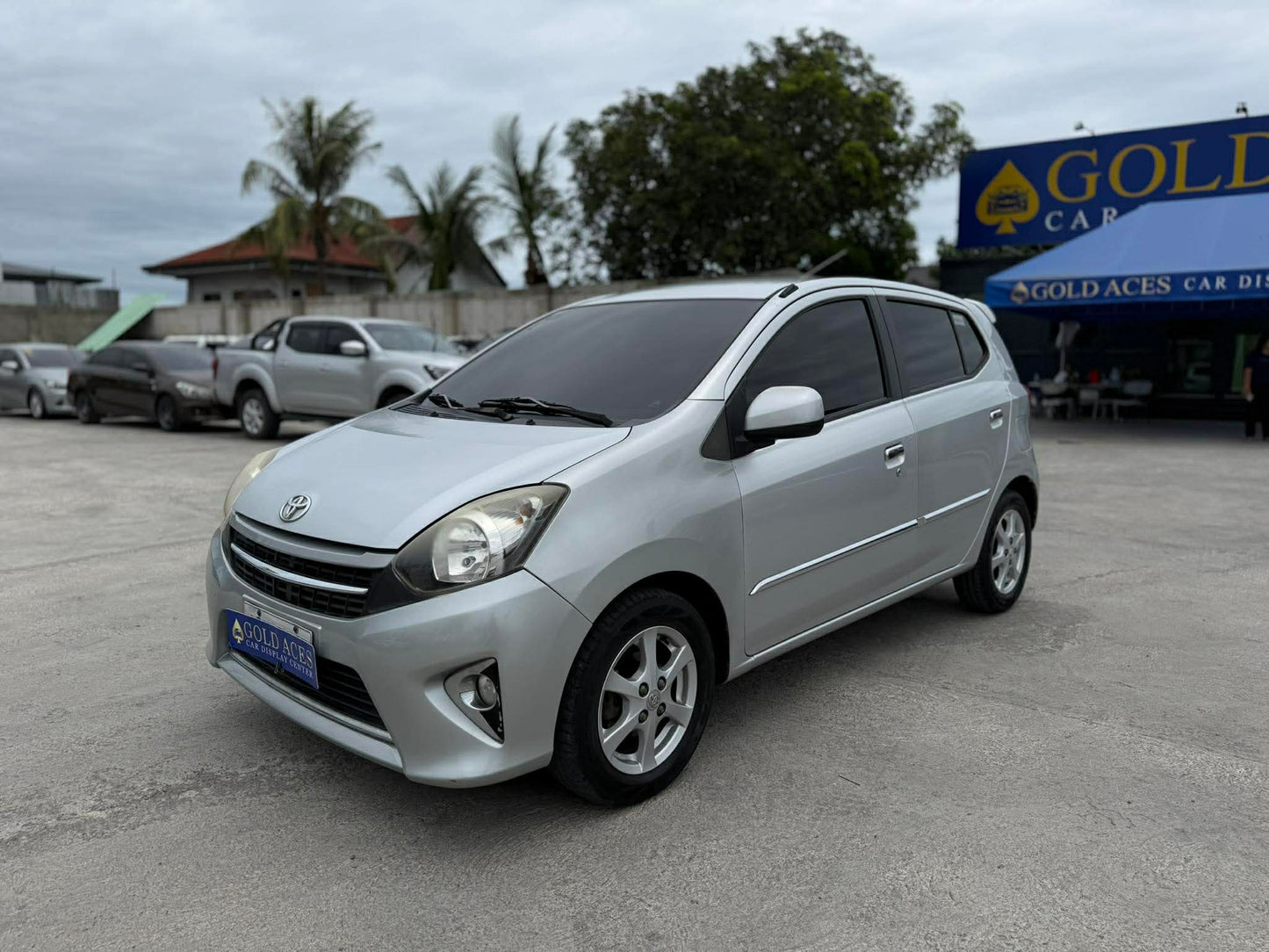 2015 TOYOTA WIGO G 1.0L AUTOMATIC TRANSMISSION Gold Aces Car Display Center