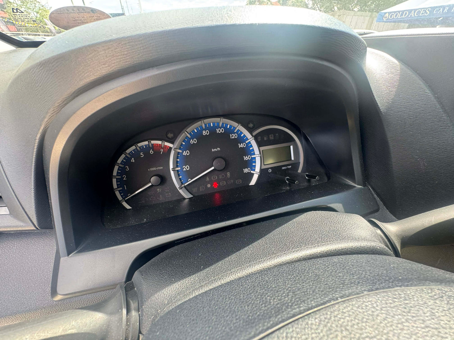 2024 MITSUBISHI L300 2.2L DSL MANUAL TRANSMISSION Gold Aces Car Display Center