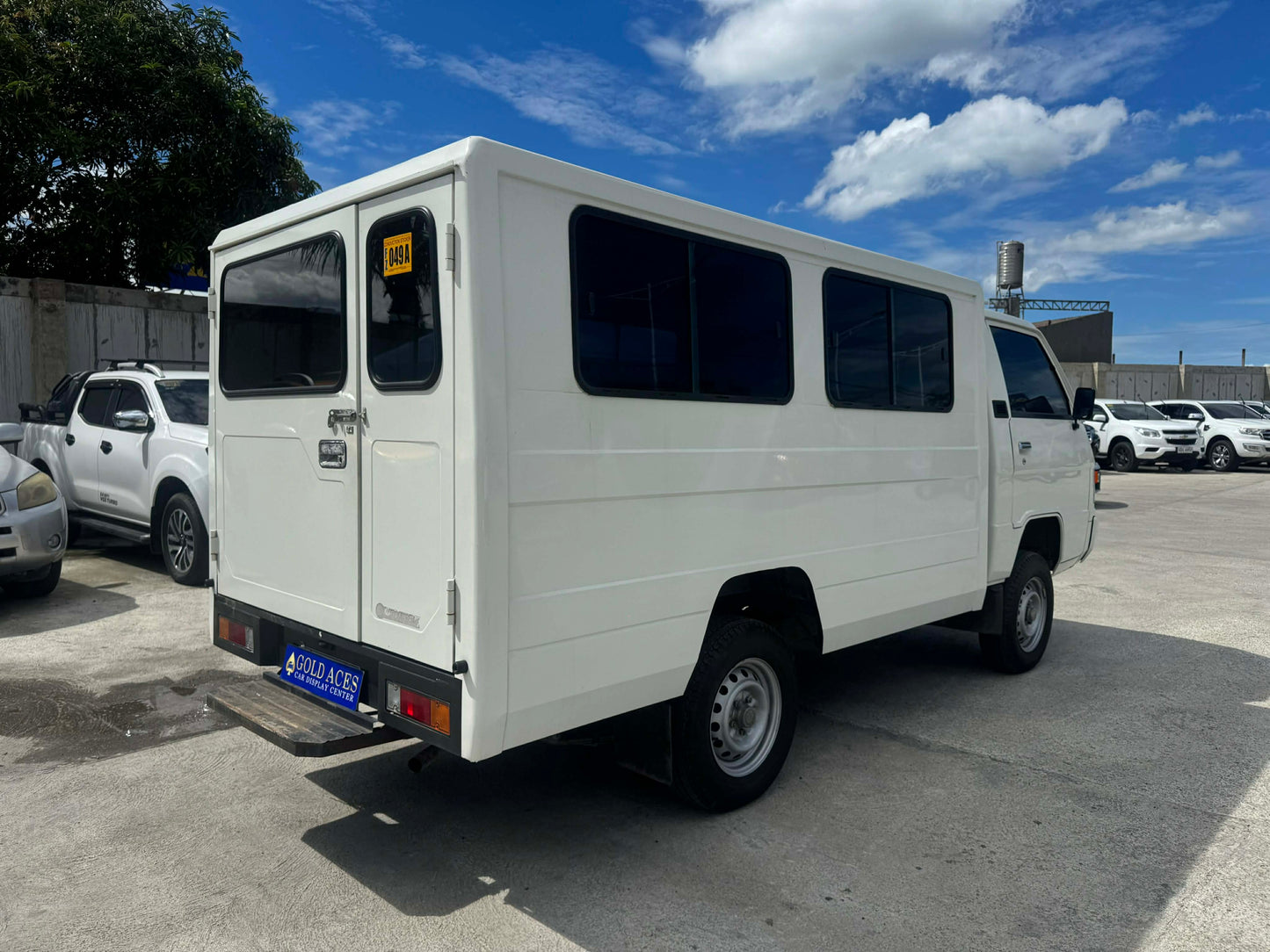 2024 MITSUBISHI L300 2.2L DSL MANUAL TRANSMISSION Gold Aces Car Display Center