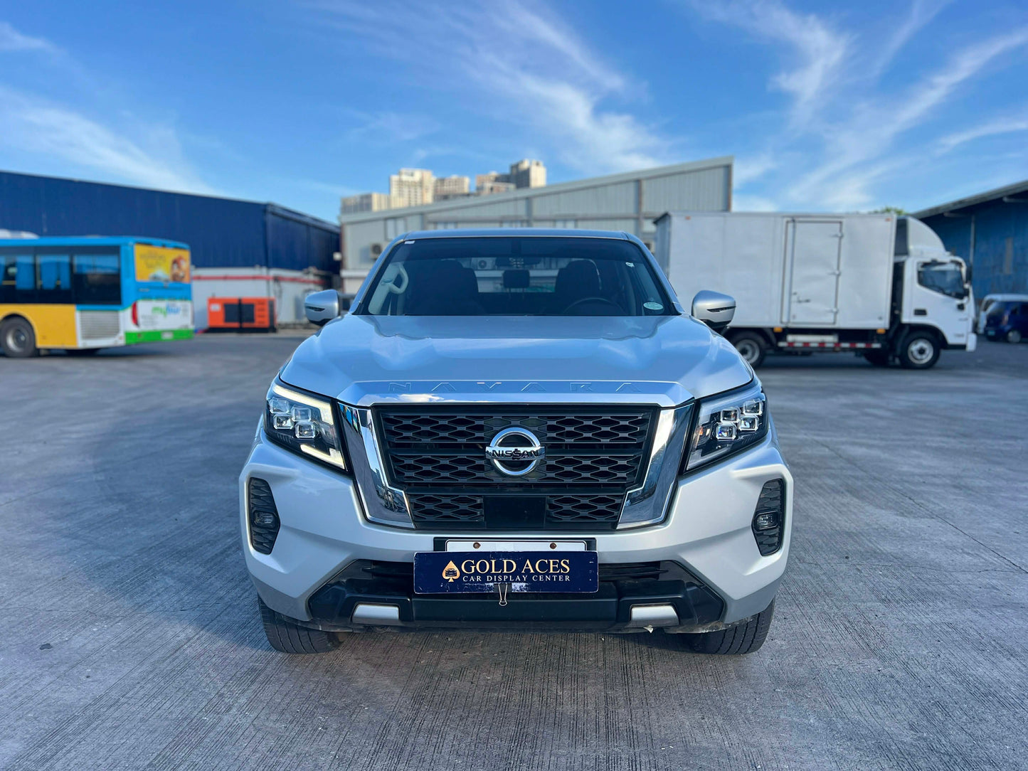 2024 NISSAN NAVARA 2.5L 4X2 VE MANUAL TRANSMISSION Gold Aces Car Display Center