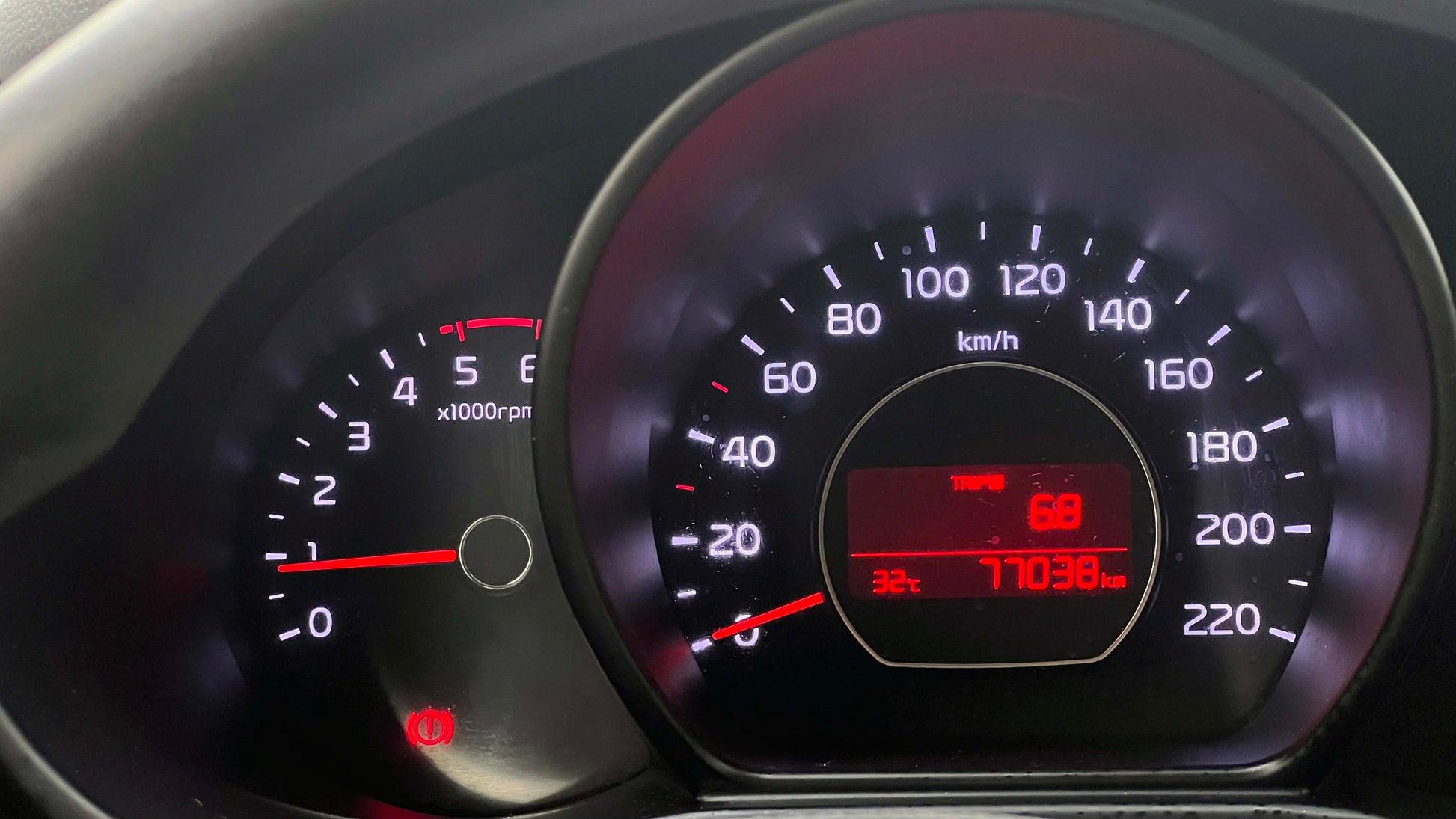 2016 KIA SOUL LX 1.6L DSL MANUAL TRANSMISSION Gold Aces Car Display Center