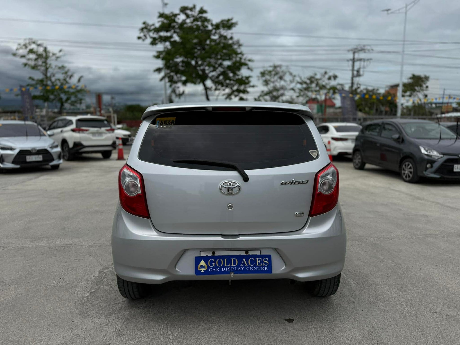 2015 TOYOTA WIGO G 1.0L AUTOMATIC TRANSMISSION Gold Aces Car Display Center