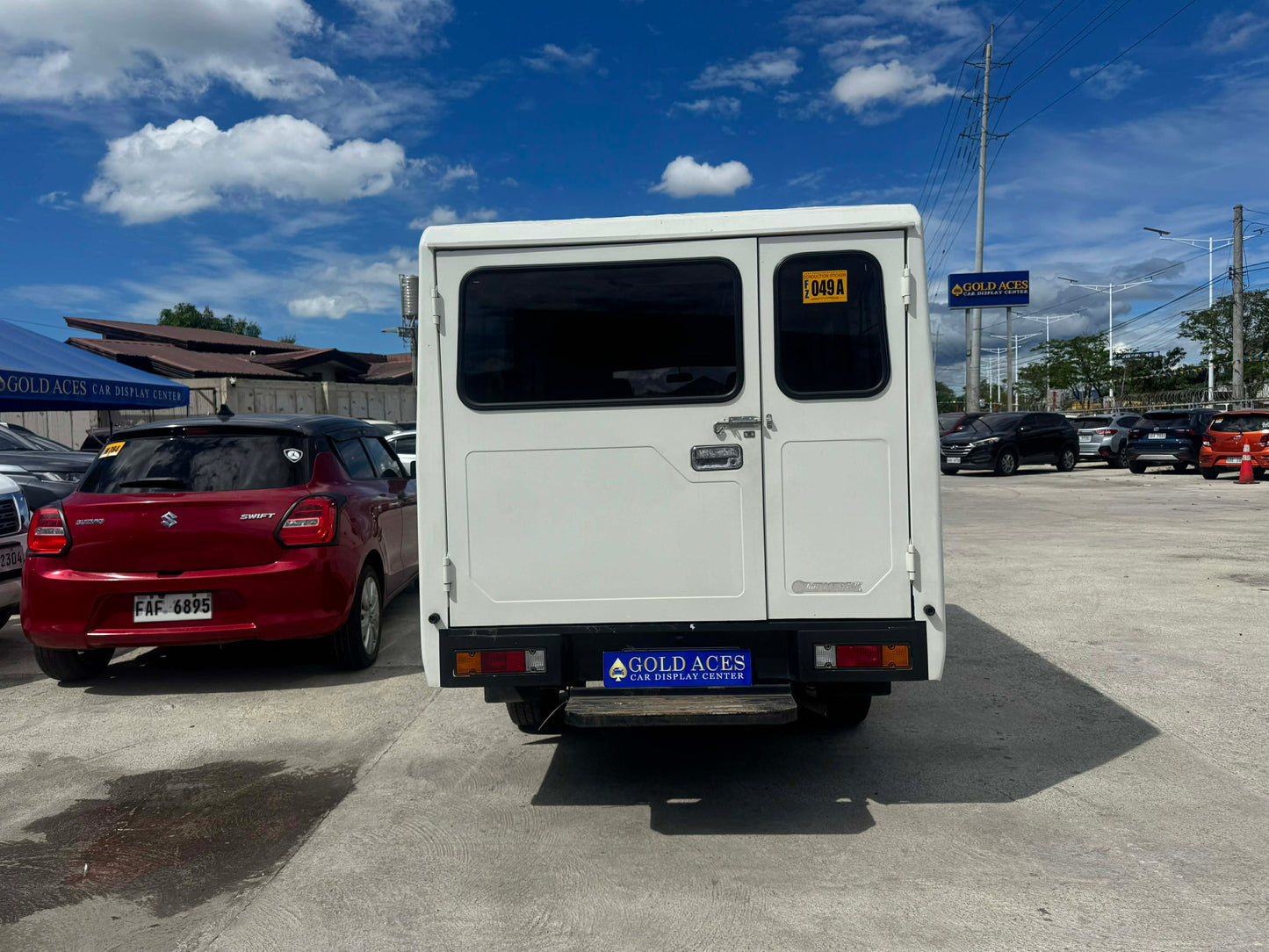 2024 MITSUBISHI L300 2.2L DSL MANUAL TRANSMISSION Gold Aces Car Display Center