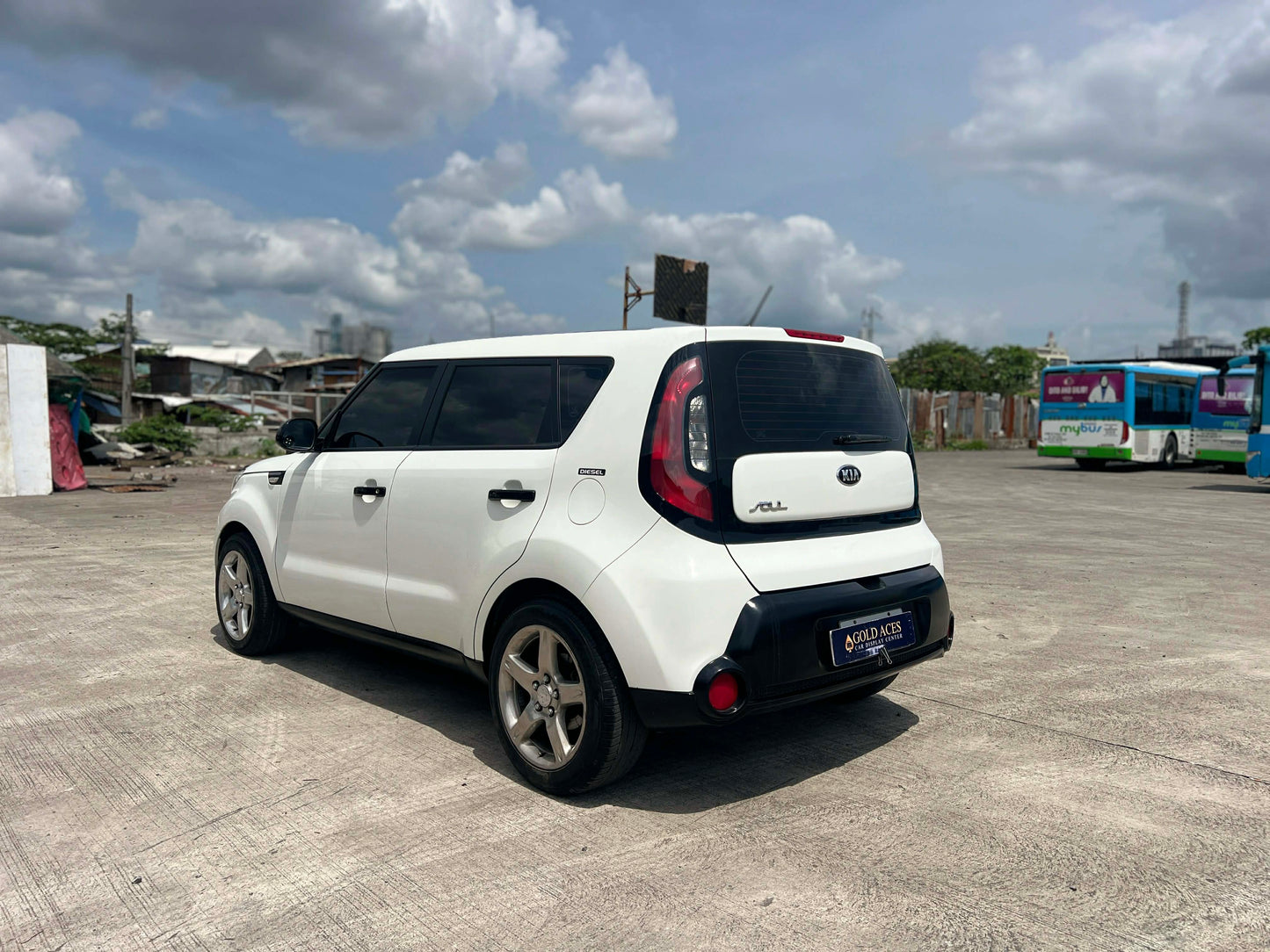 2016 KIA SOUL LX 1.6L DSL MANUAL TRANSMISSION Gold Aces Car Display Center