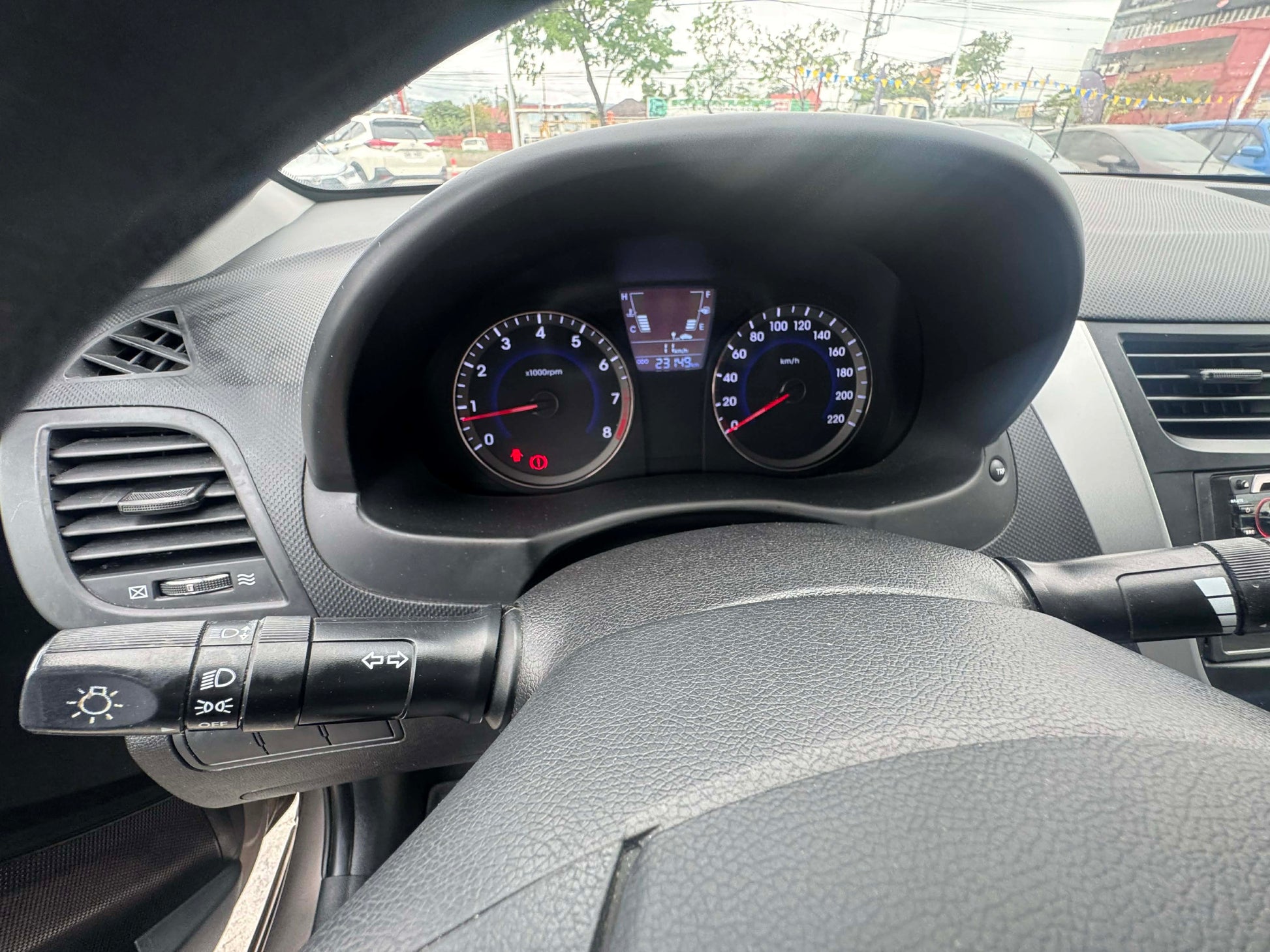 2014 HYUNDAI ACCENT 1.4L GL MANUAL TRANSMISSION Gold Aces Car Display Center