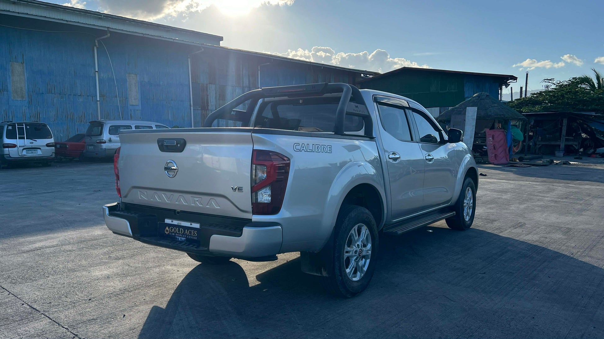 2024 NISSAN NAVARA 2.5L 4X2 VE MANUAL TRANSMISSION Gold Aces Car Display Center