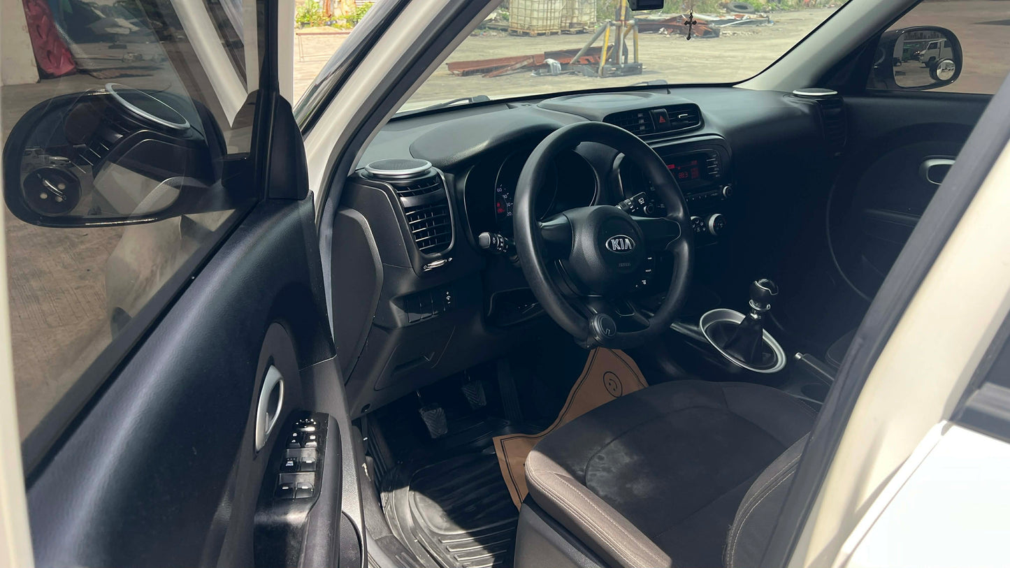 2016 KIA SOUL LX 1.6L DSL MANUAL TRANSMISSION Gold Aces Car Display Center