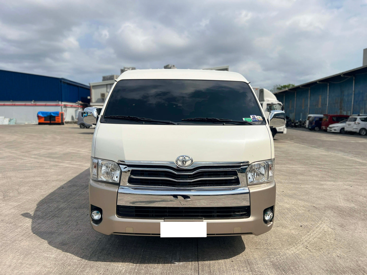 2016 TOYOTA HIACE SUPER GRANDIA 2.8L DSL AUTOMATIC TRANSMISSION Gold Aces Car Display Center