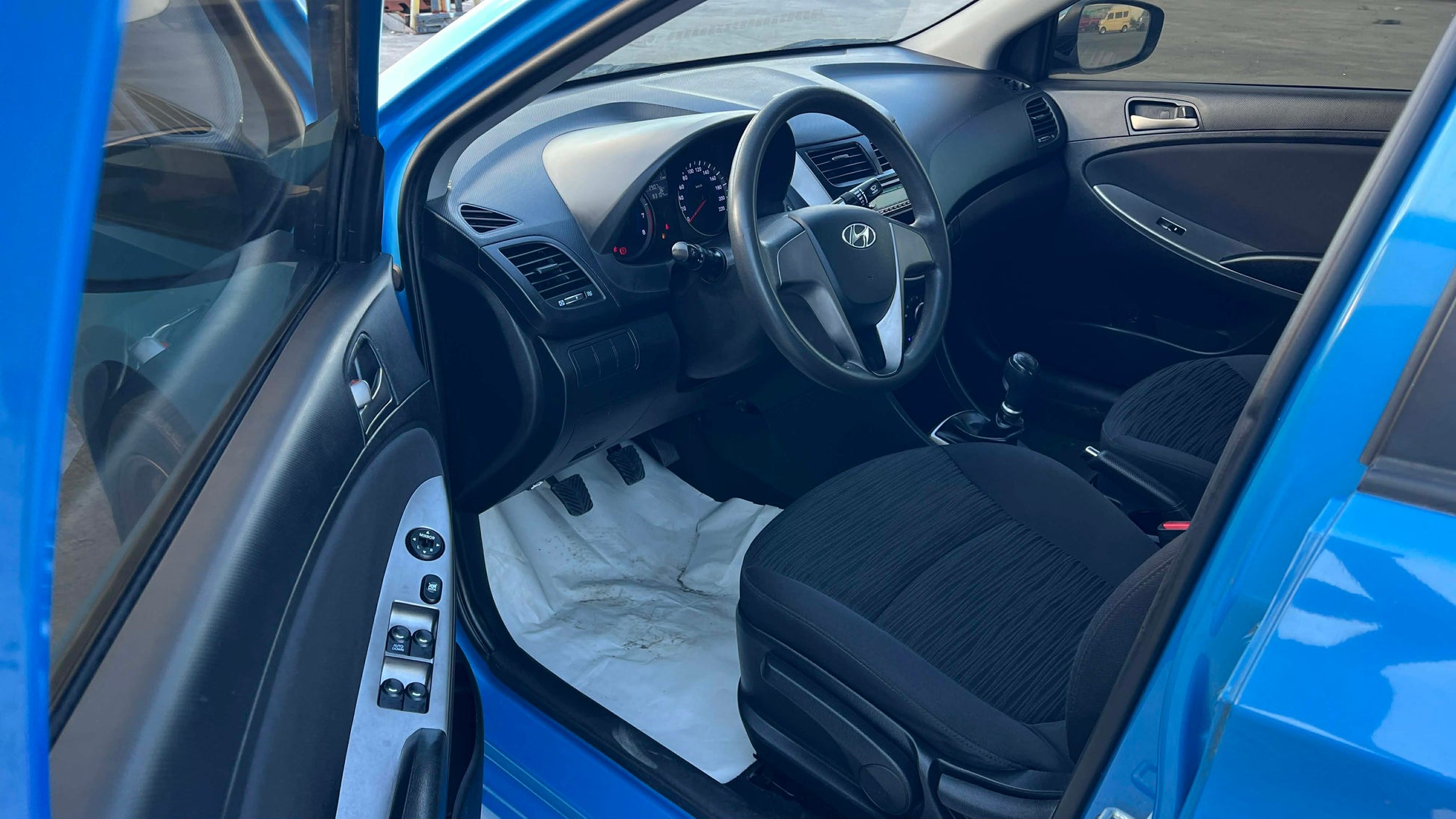 2019 HYUNDAI ACCENT 1.4L GL AUTOMATIC TRANSMISSION Gold Aces Car Display Center