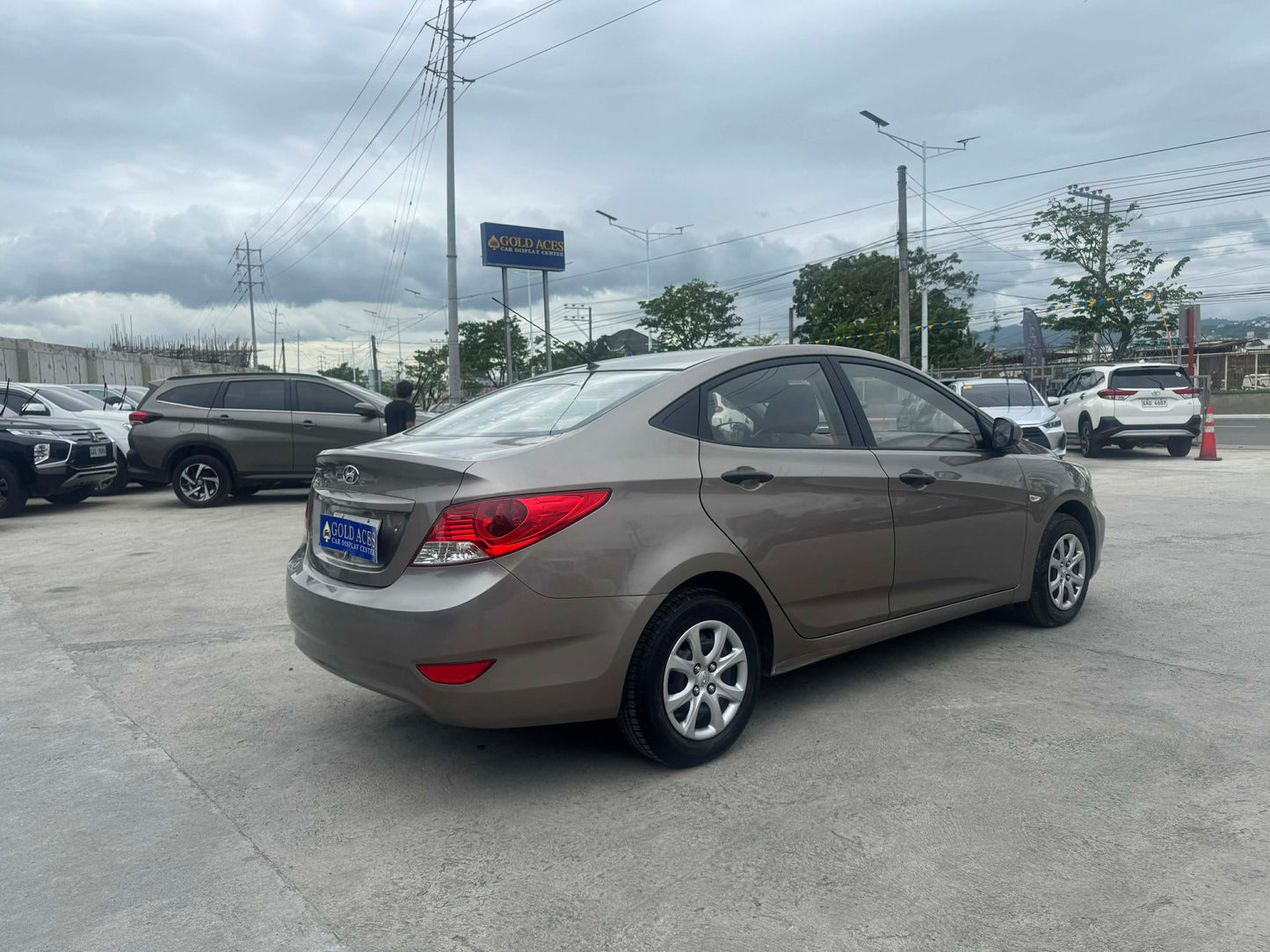 2014 HYUNDAI ACCENT 1.4L GL MANUAL TRANSMISSION Gold Aces Car Display Center