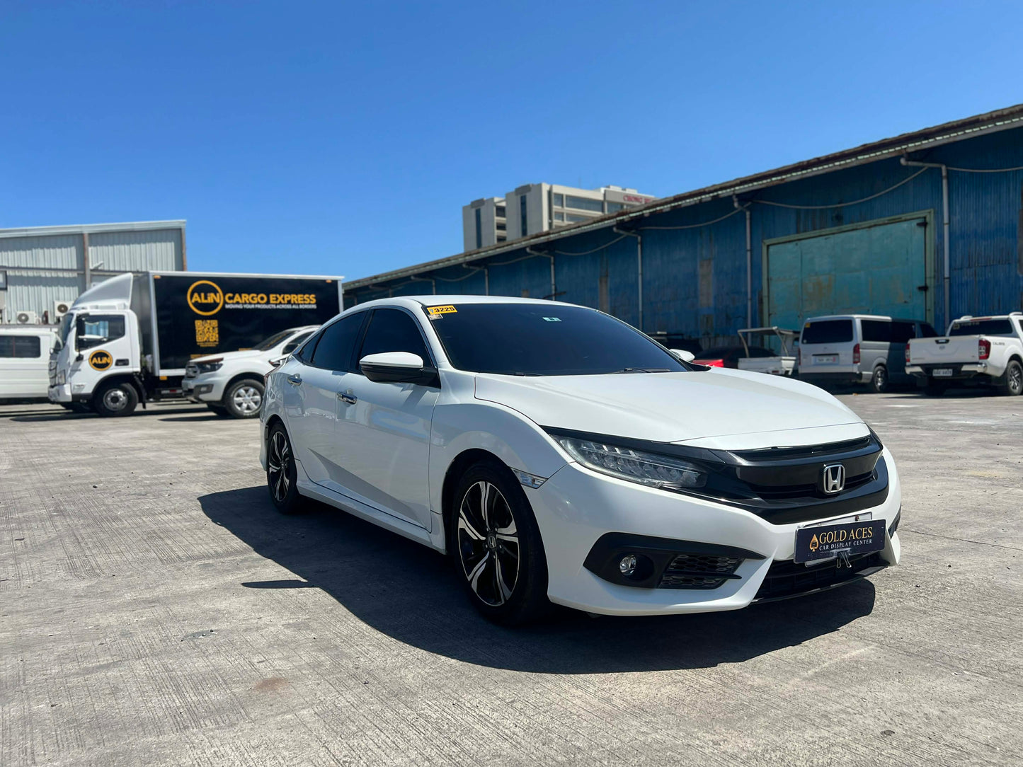 2016 HONDA CIVIC 1.5L RS AUTOMATIC TRANSMISSION Gold Aces Car Display Center