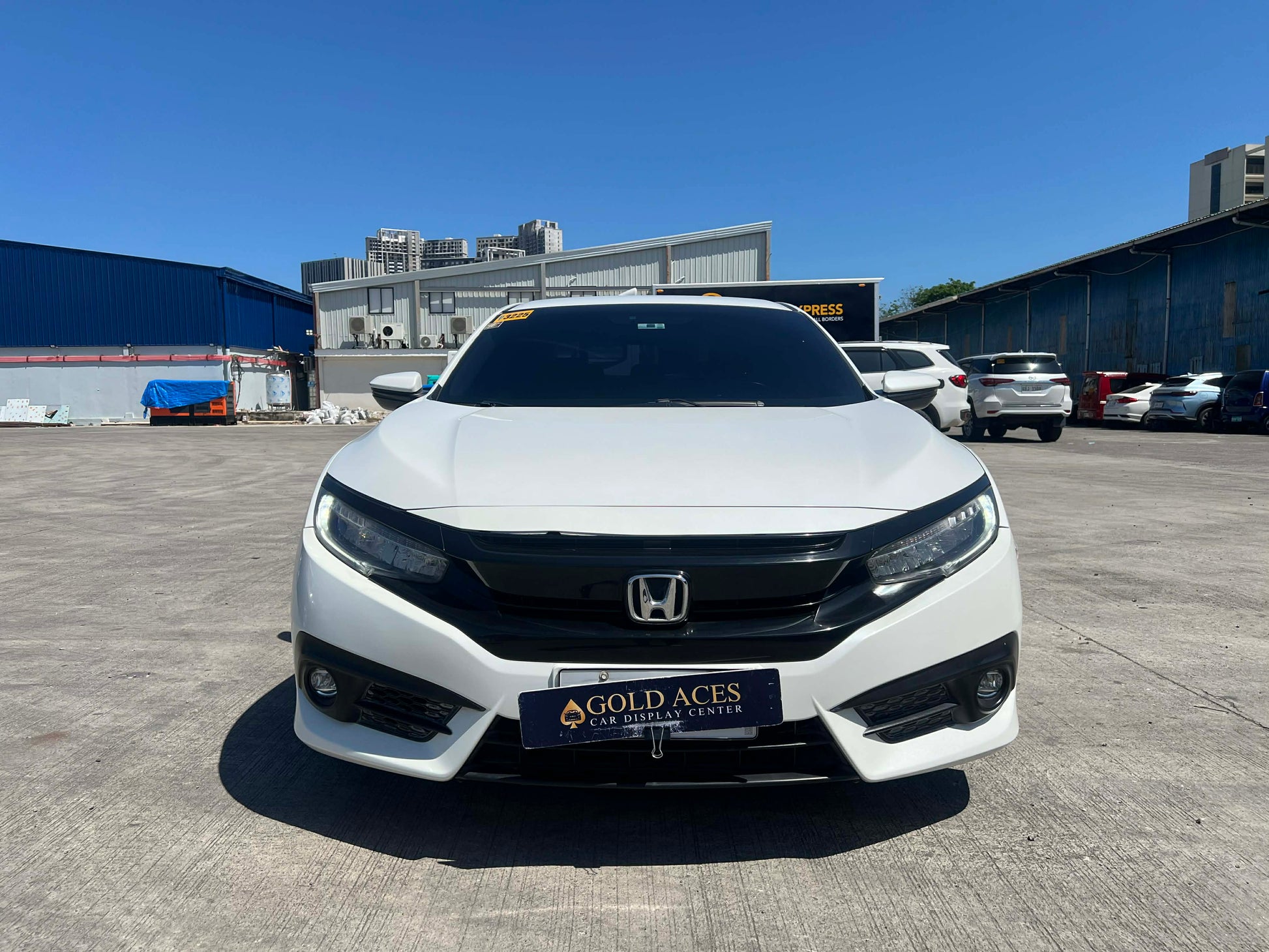 2016 HONDA CIVIC 1.5L RS AUTOMATIC TRANSMISSION Gold Aces Car Display Center