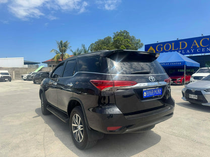 2017 TOYOTA FORTUNER 2.4L V 4X2 AUTOMATIC TRANSMISSION Gold Aces Car Display Center