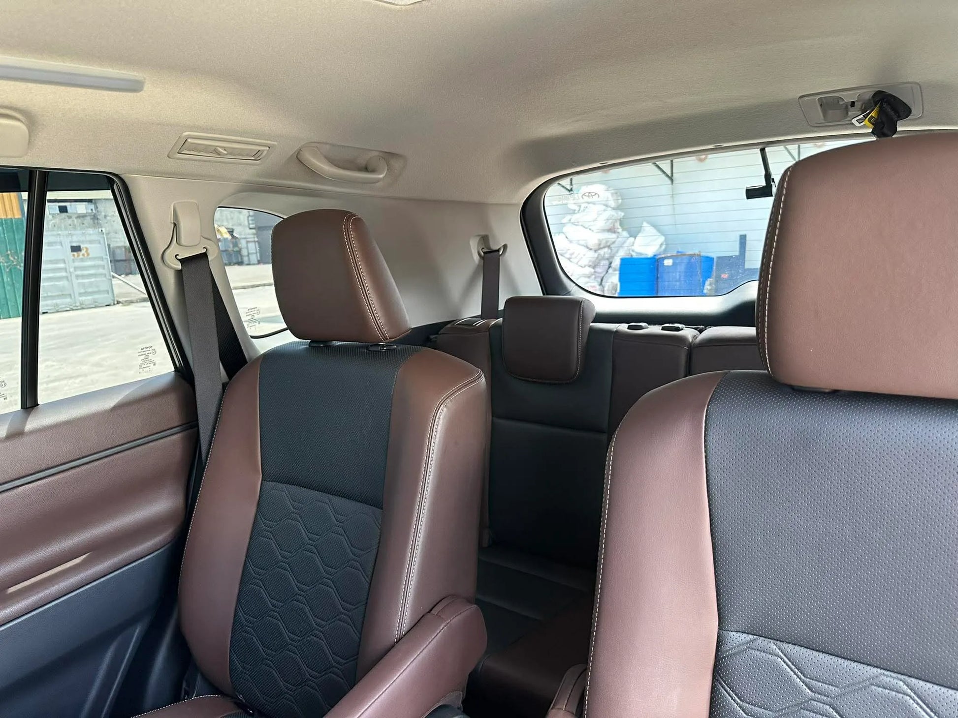 2026 TOYOTA INNOVA ZENIX Q HEV AUTOMATIC TRANSMISSION Gold Aces Car Display Center