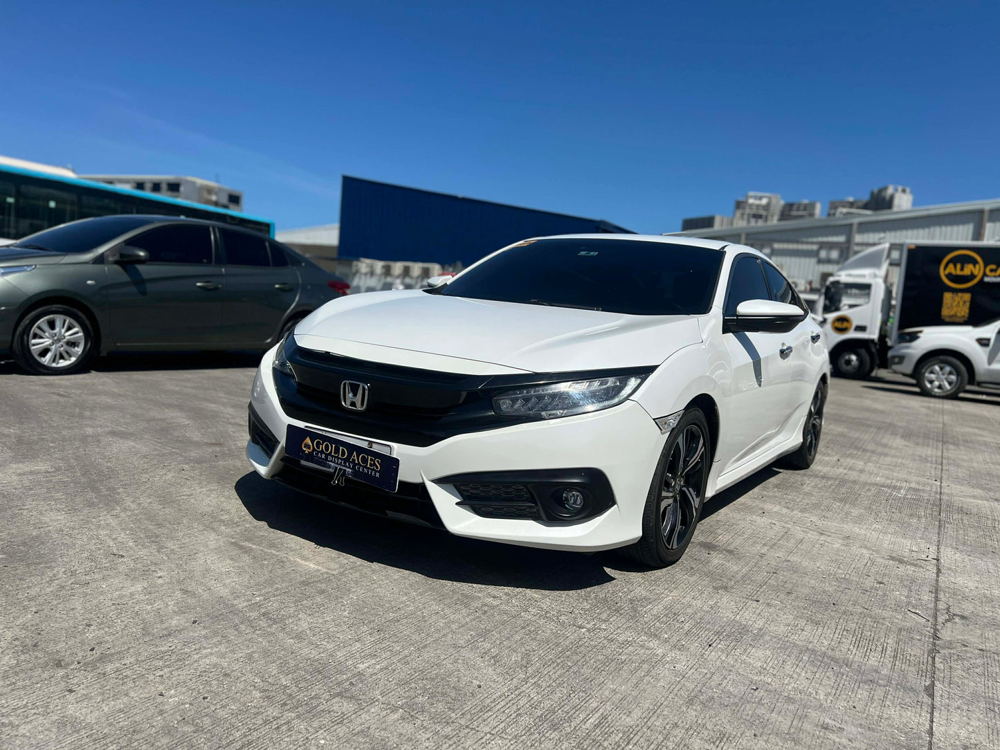 2016 HONDA CIVIC 1.5L RS AUTOMATIC TRANSMISSION Gold Aces Car Display Center