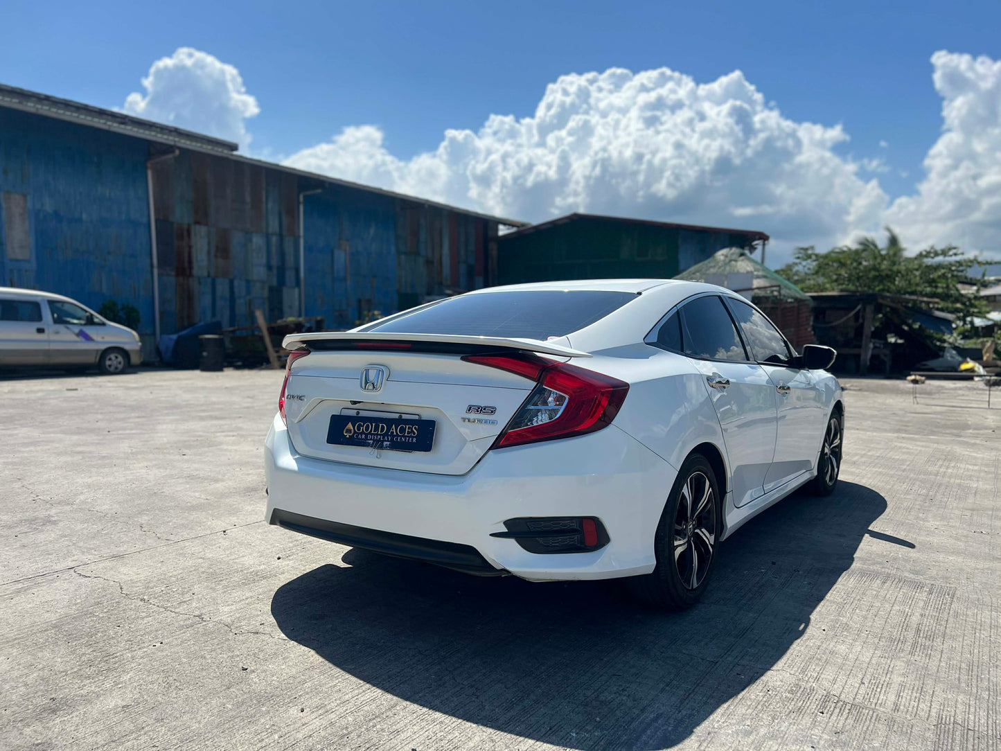 2016 HONDA CIVIC 1.5L RS AUTOMATIC TRANSMISSION Gold Aces Car Display Center