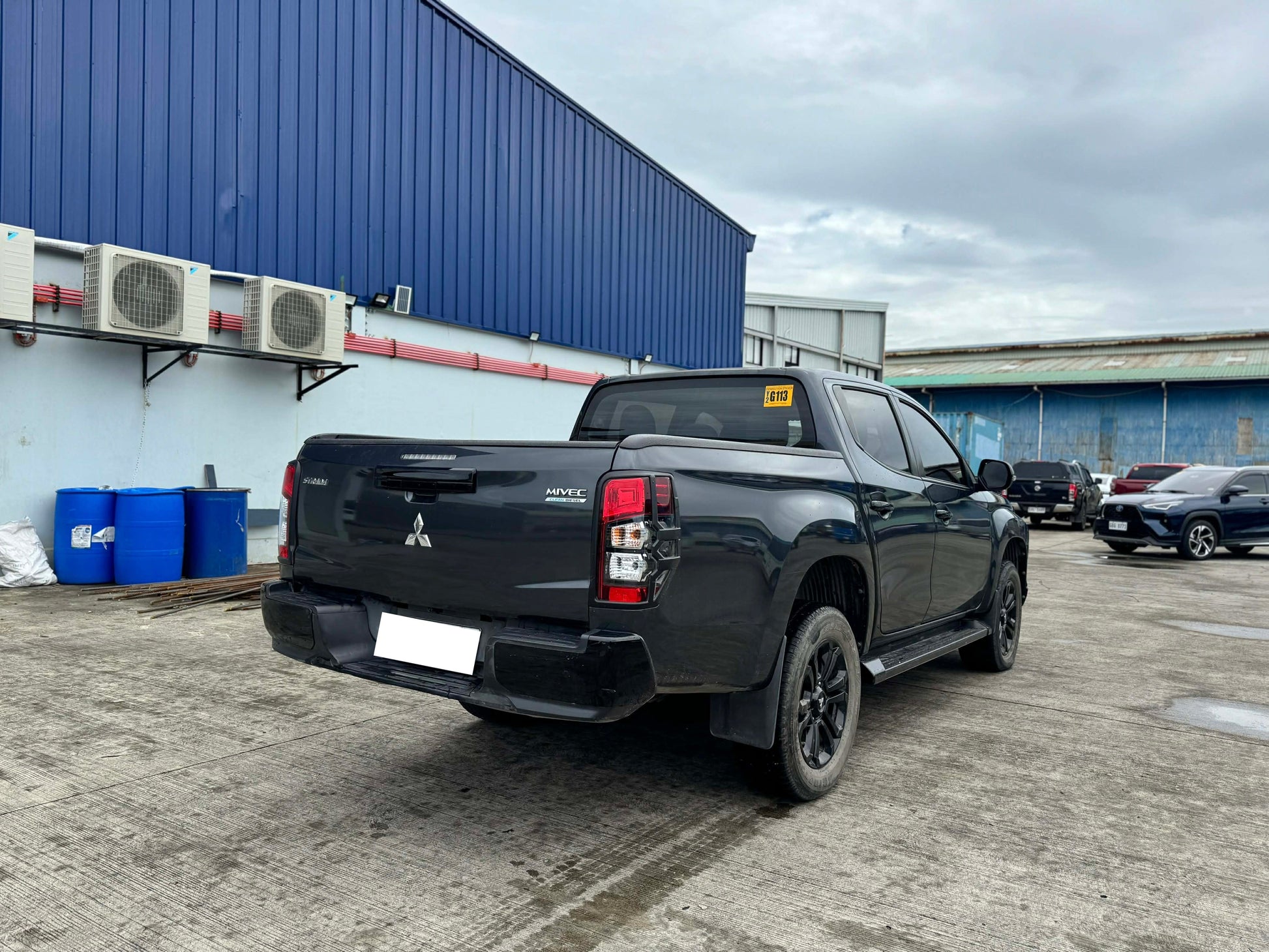 2023 MITSUBISHI STRADA 2.4L GLS 4X2 AUTOMATIC TRANSMISSION Gold Aces Car Display Center