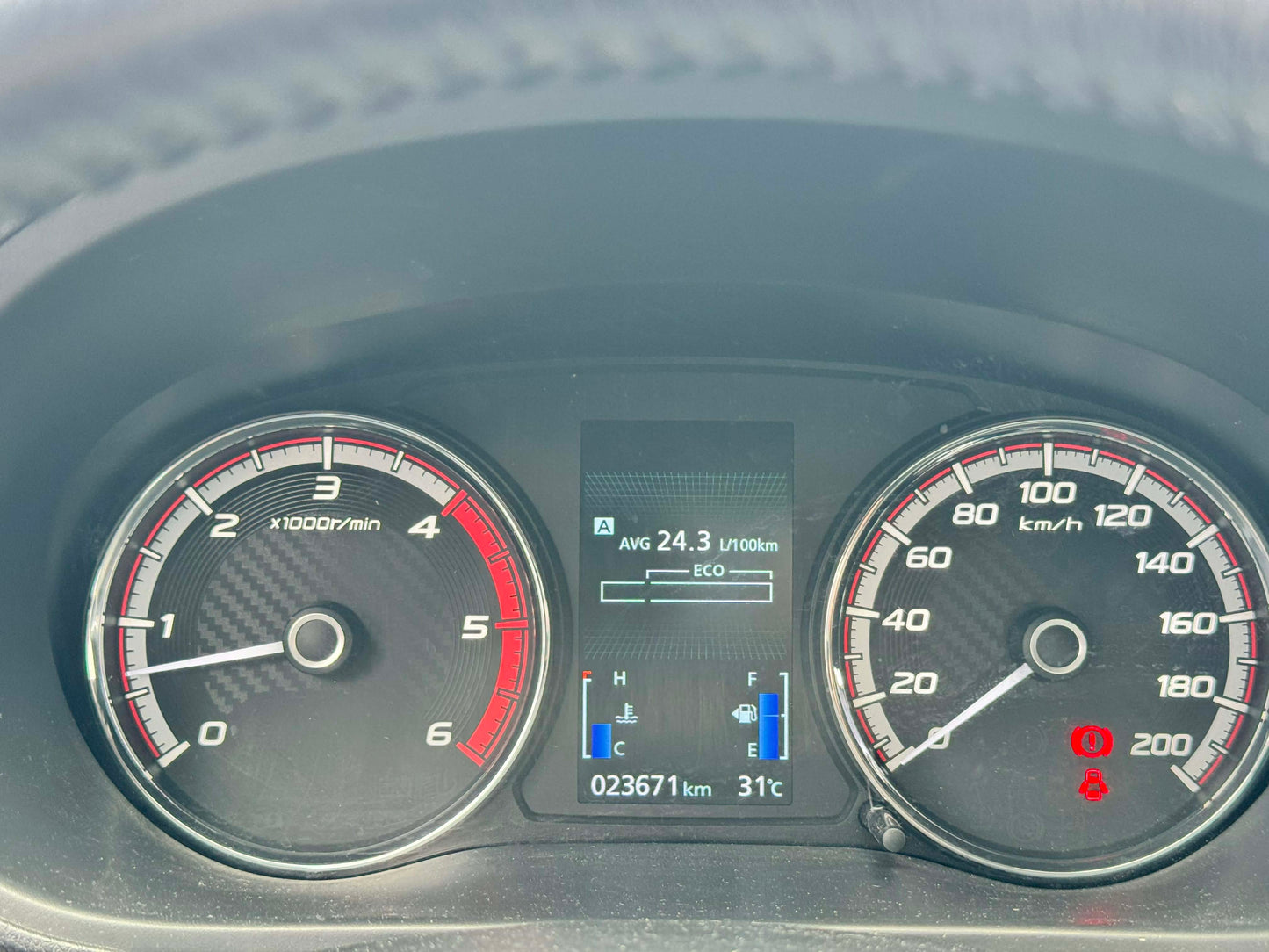 2023 MITSUBISHI STRADA 2.4L GLS 4X2 AUTOMATIC TRANSMISSION Gold Aces Car Display Center