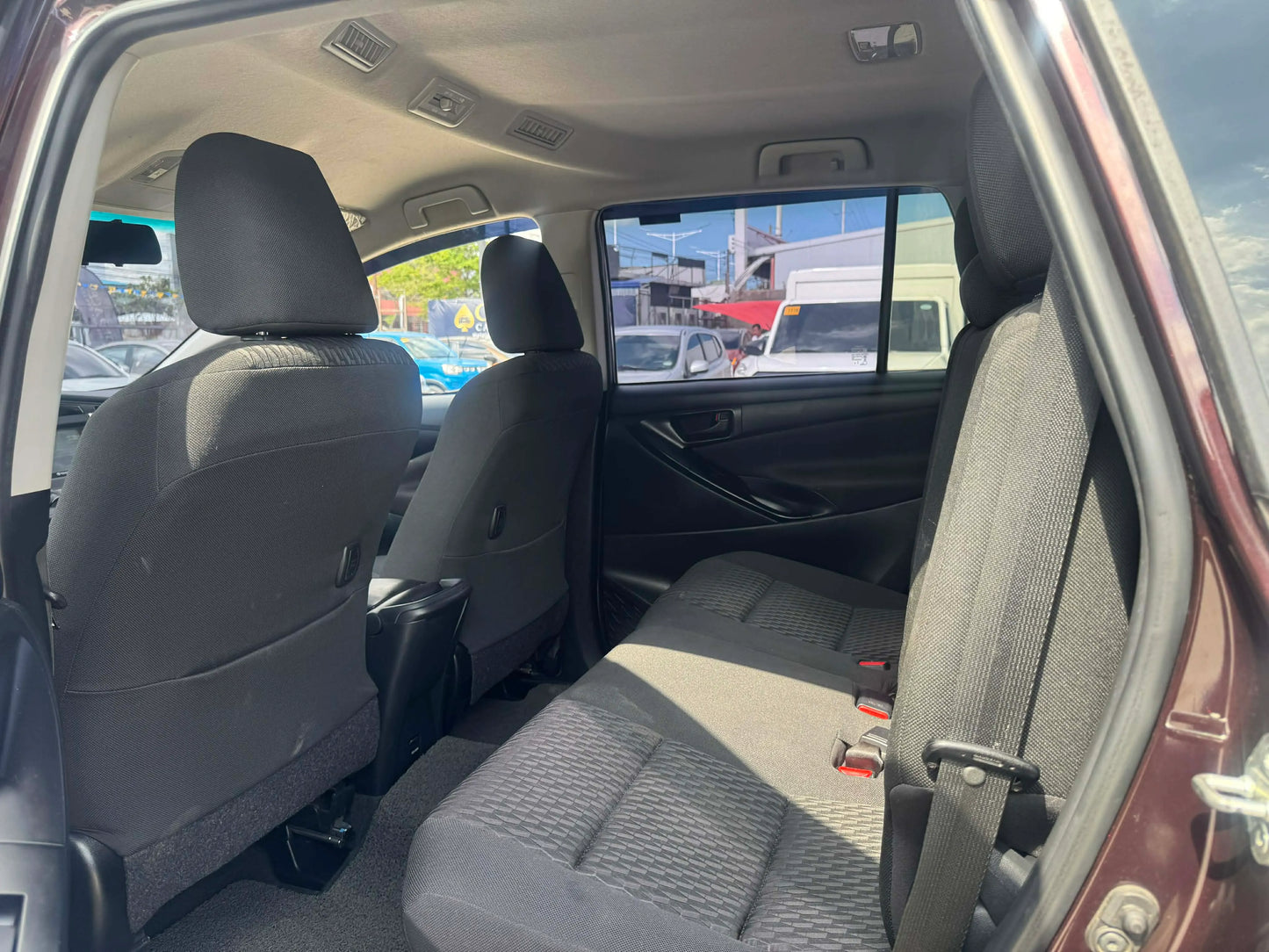 2022 TOYOTA INNOVA 2.8L E DIESEL AUTOMATIC TRANSMISSION Gold Aces Car Display Center
