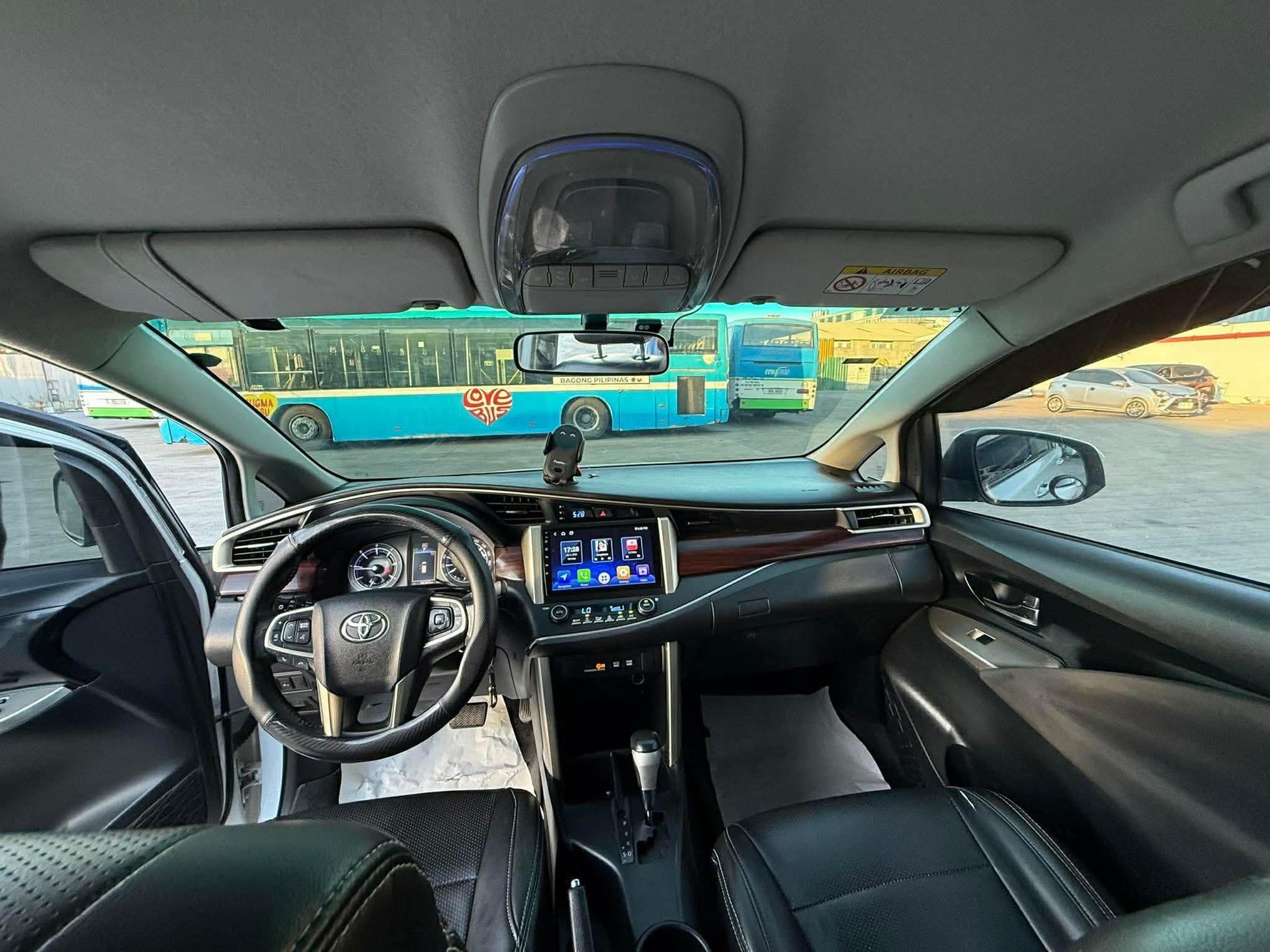 2019 TOYOTA INNOVA 2.8L G DSL AUTOMATIC TRANSMISSION Gold Aces Car Display Center