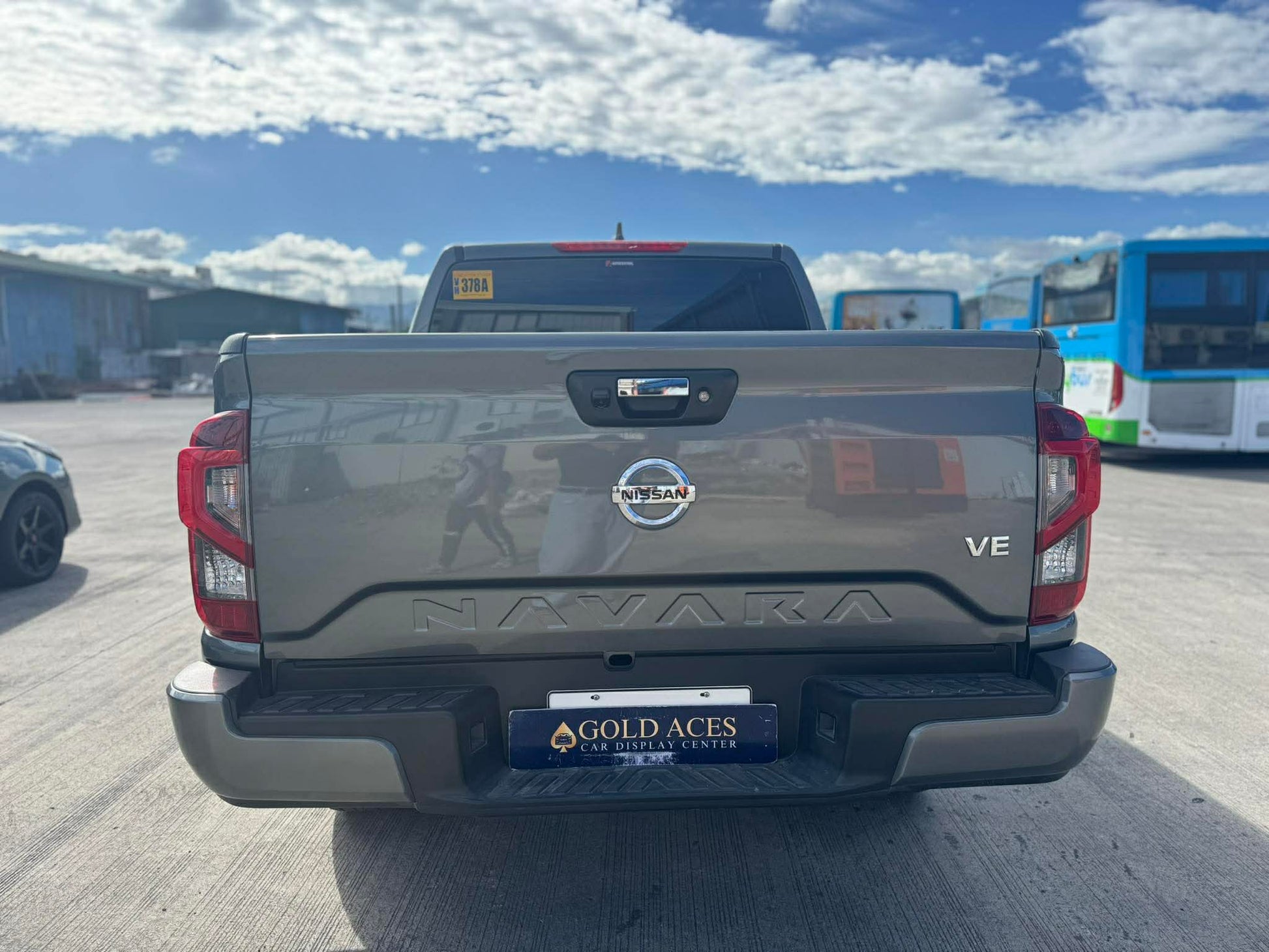 2025 NISSAN NAVARA 2.5L 4X2 VE CALIBRE AUTOMATIC TRANSMISSION Gold Aces Car Display Center