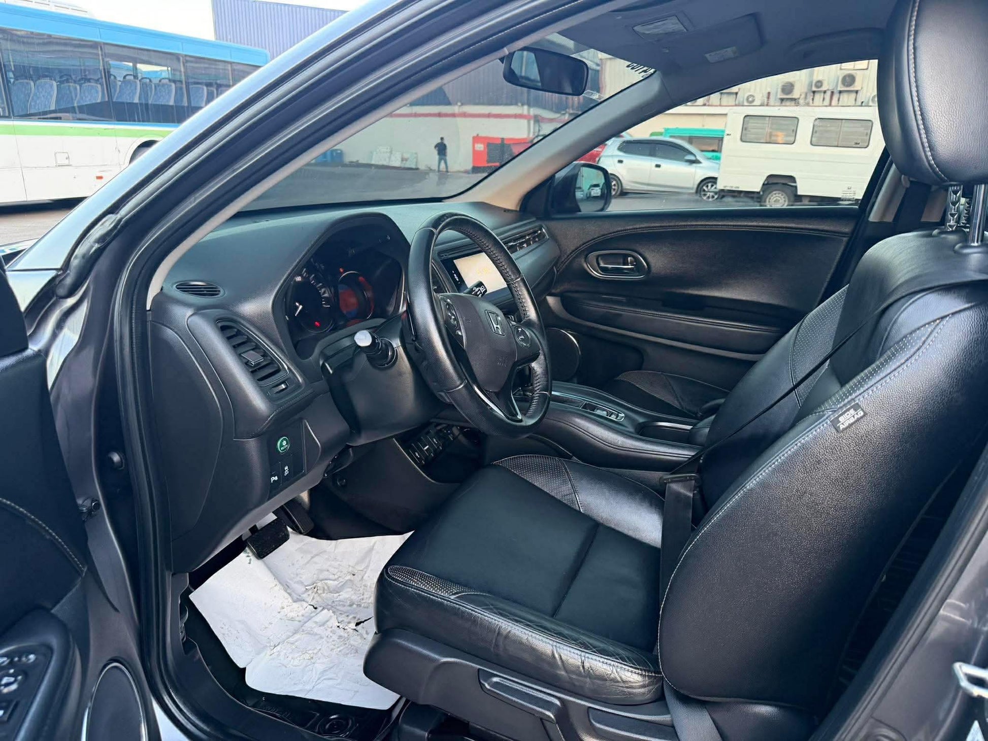 2015 HONDA HRV 1.8L  AUTOMATIC TRANSMISSION Gold Aces Car Display Center