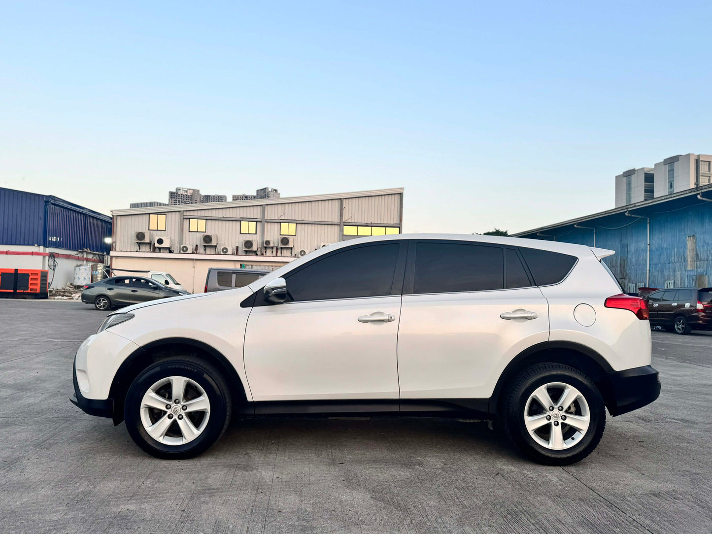 2014 TOYOTA RAV4 2.5L AUTOMATIC TRANSMISSION Gold Aces Car Display Center