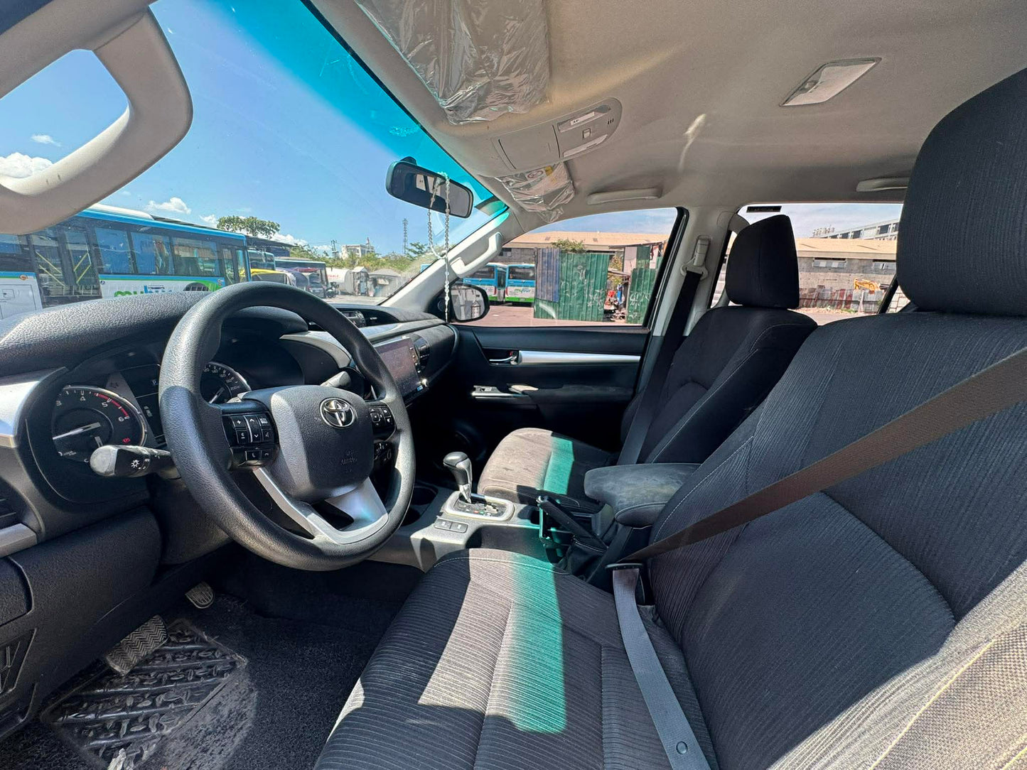 2024 TOYOTA HILUX E 2.4L AUTOMATIC TRANSMISSION Gold Aces Car Display Center