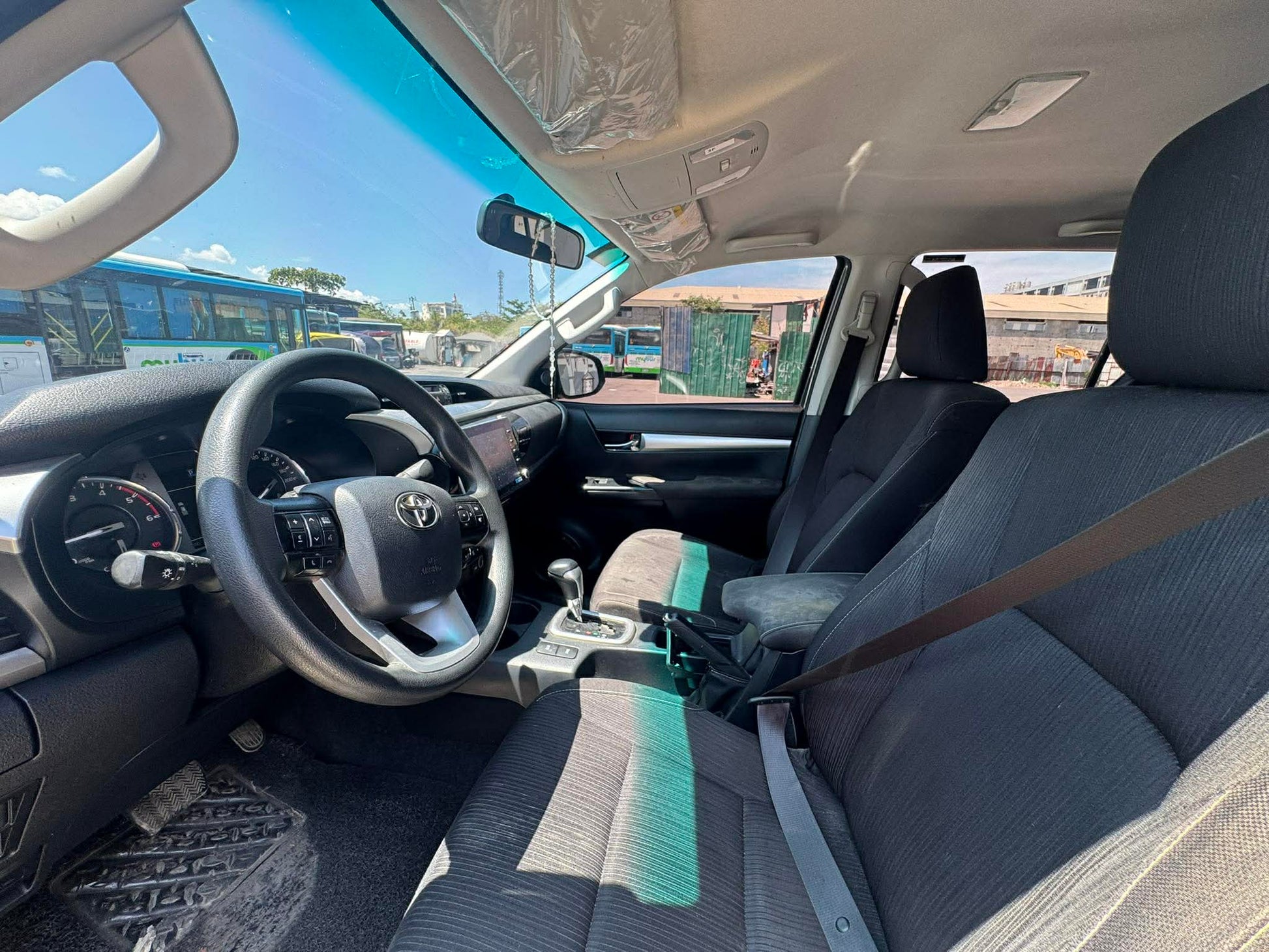 2024 TOYOTA HILUX E 2.4L AUTOMATIC TRANSMISSION Gold Aces Car Display Center