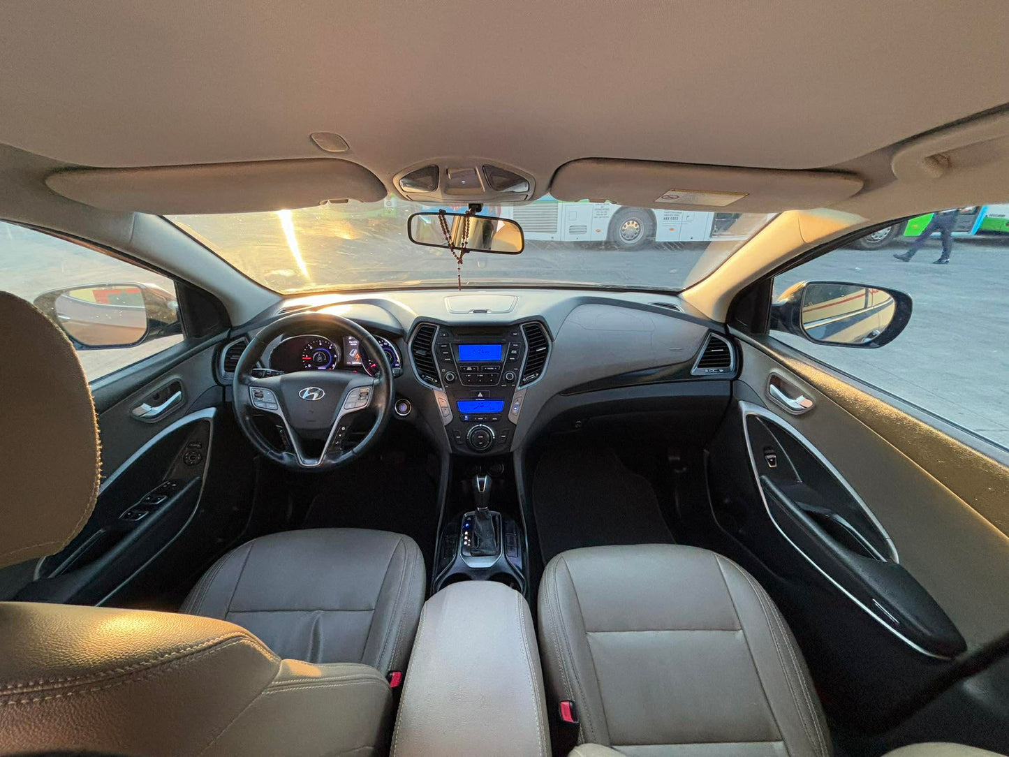 2013 HYUNDAI SANTA FE CRDi 2.2L 4X2 AUTOMATIC TRANSMISSION Gold Aces Car Display Center