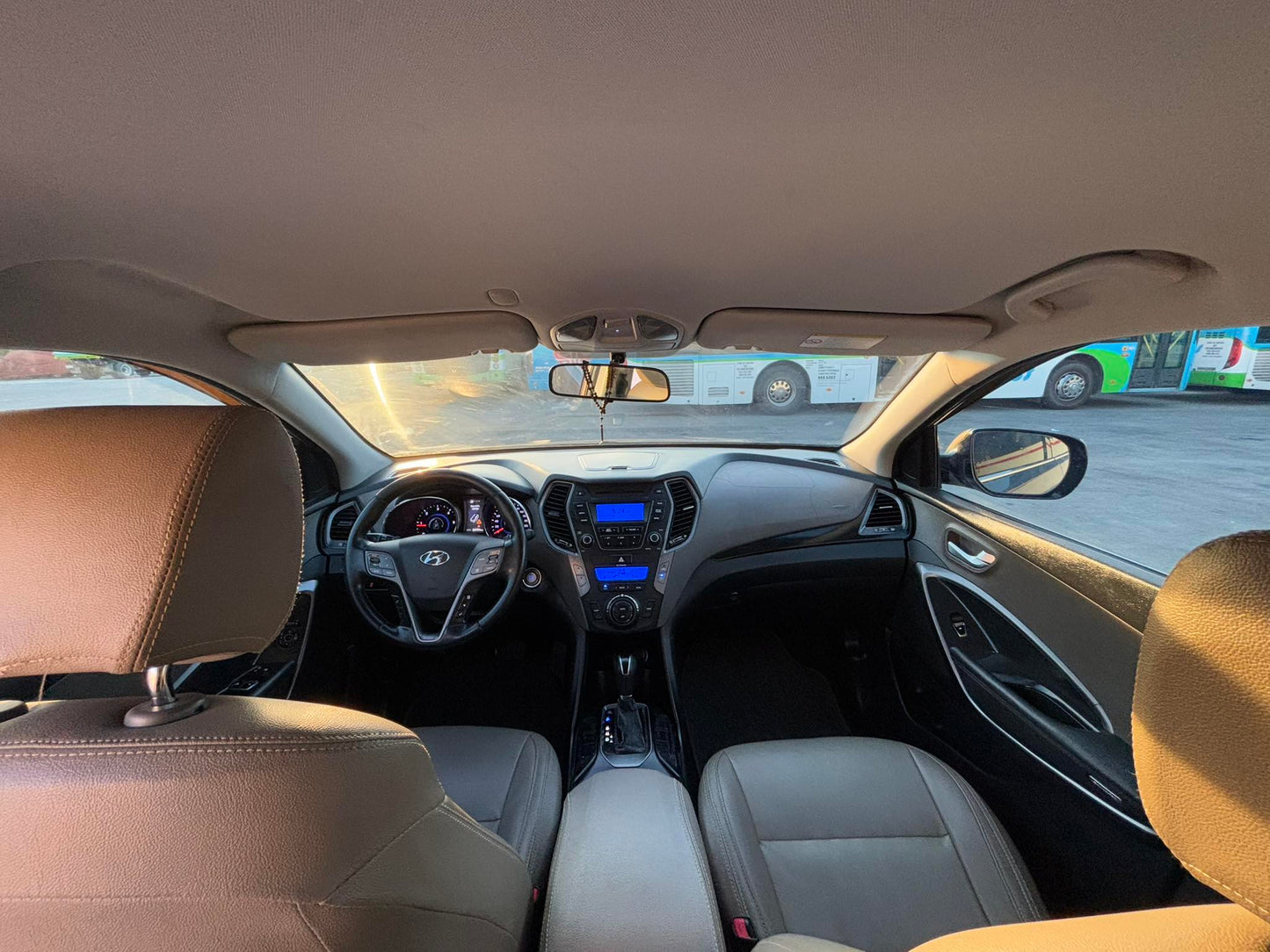 2013 HYUNDAI SANTA FE CRDi 2.2L 4X2 AUTOMATIC TRANSMISSION Gold Aces Car Display Center
