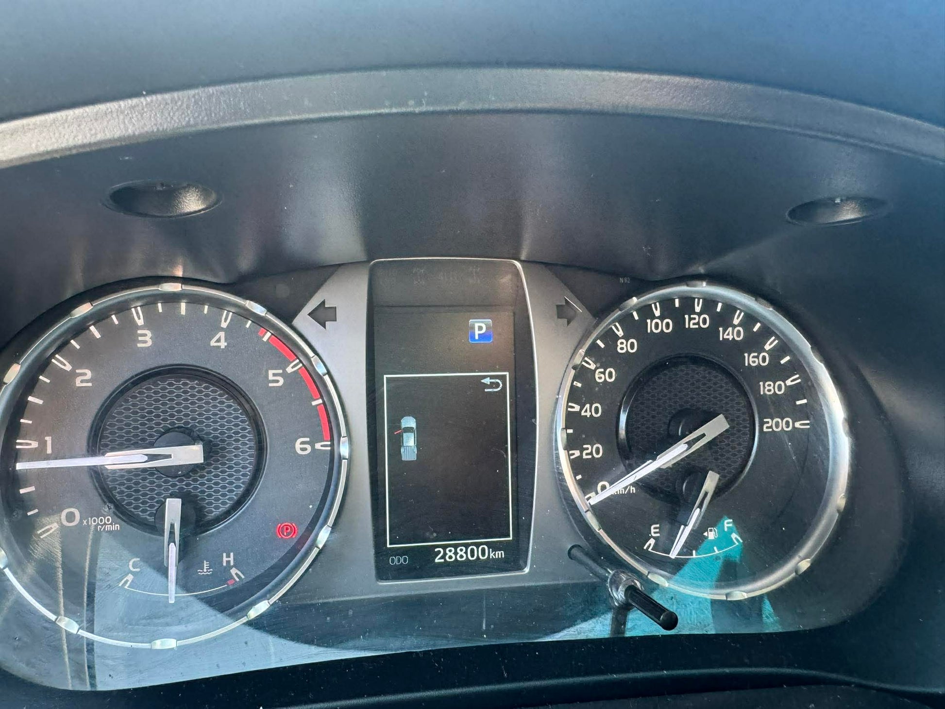 2024 TOYOTA HILUX E 2.4L AUTOMATIC TRANSMISSION Gold Aces Car Display Center