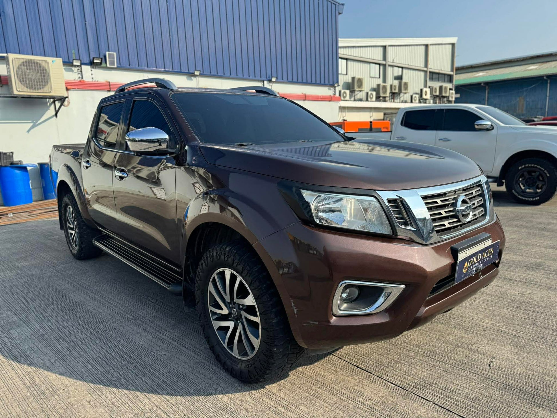 2019 NISSAN NAVARA 2.5L 4X2 EL AUTOMATIC TRANSMISSION Gold Aces Car Display Center