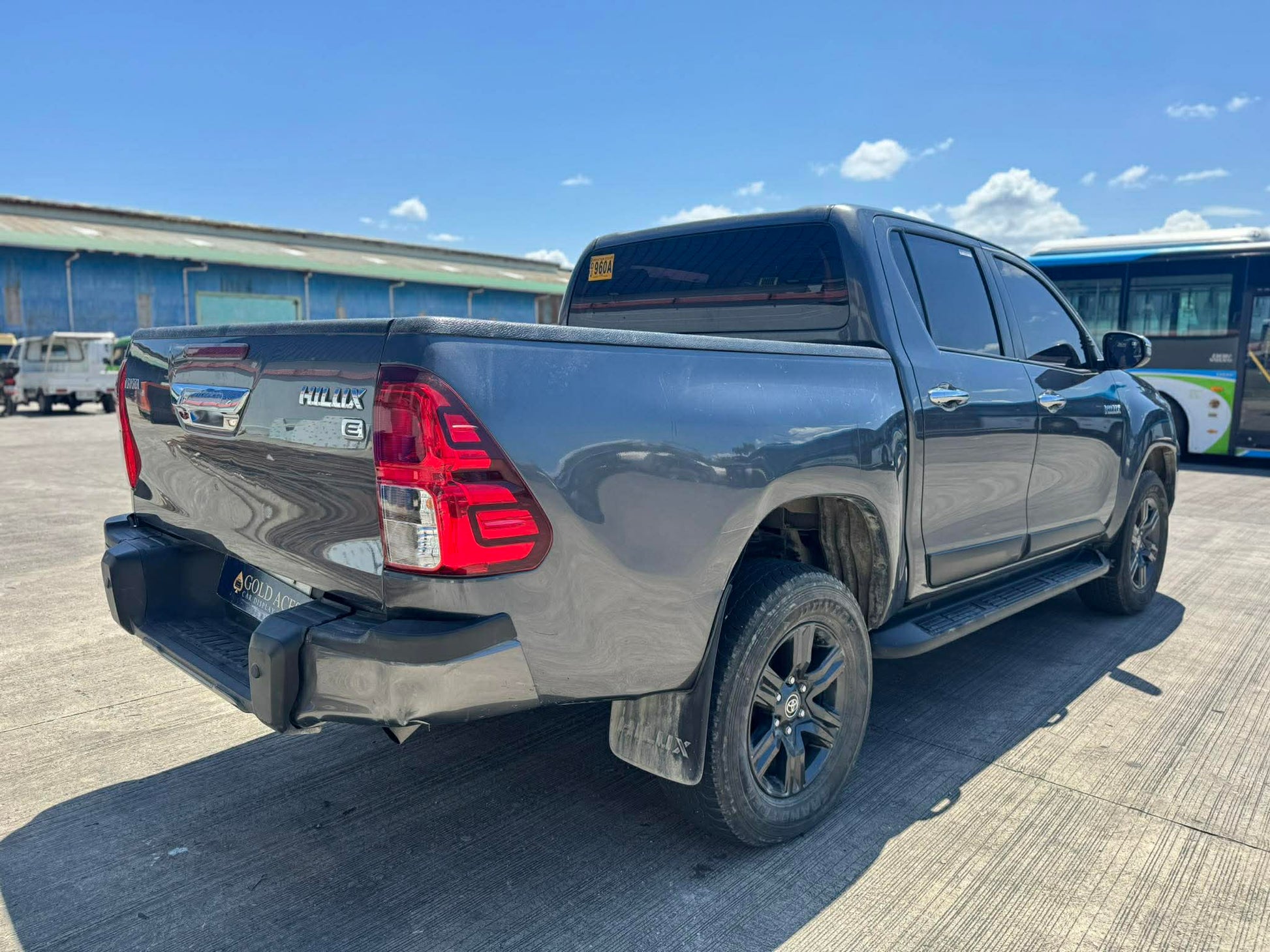 2024 TOYOTA HILUX E 2.4L AUTOMATIC TRANSMISSION Gold Aces Car Display Center