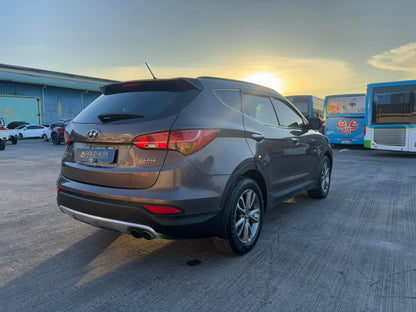 2013 HYUNDAI SANTA FE CRDi 2.2L 4X2 AUTOMATIC TRANSMISSION Gold Aces Car Display Center