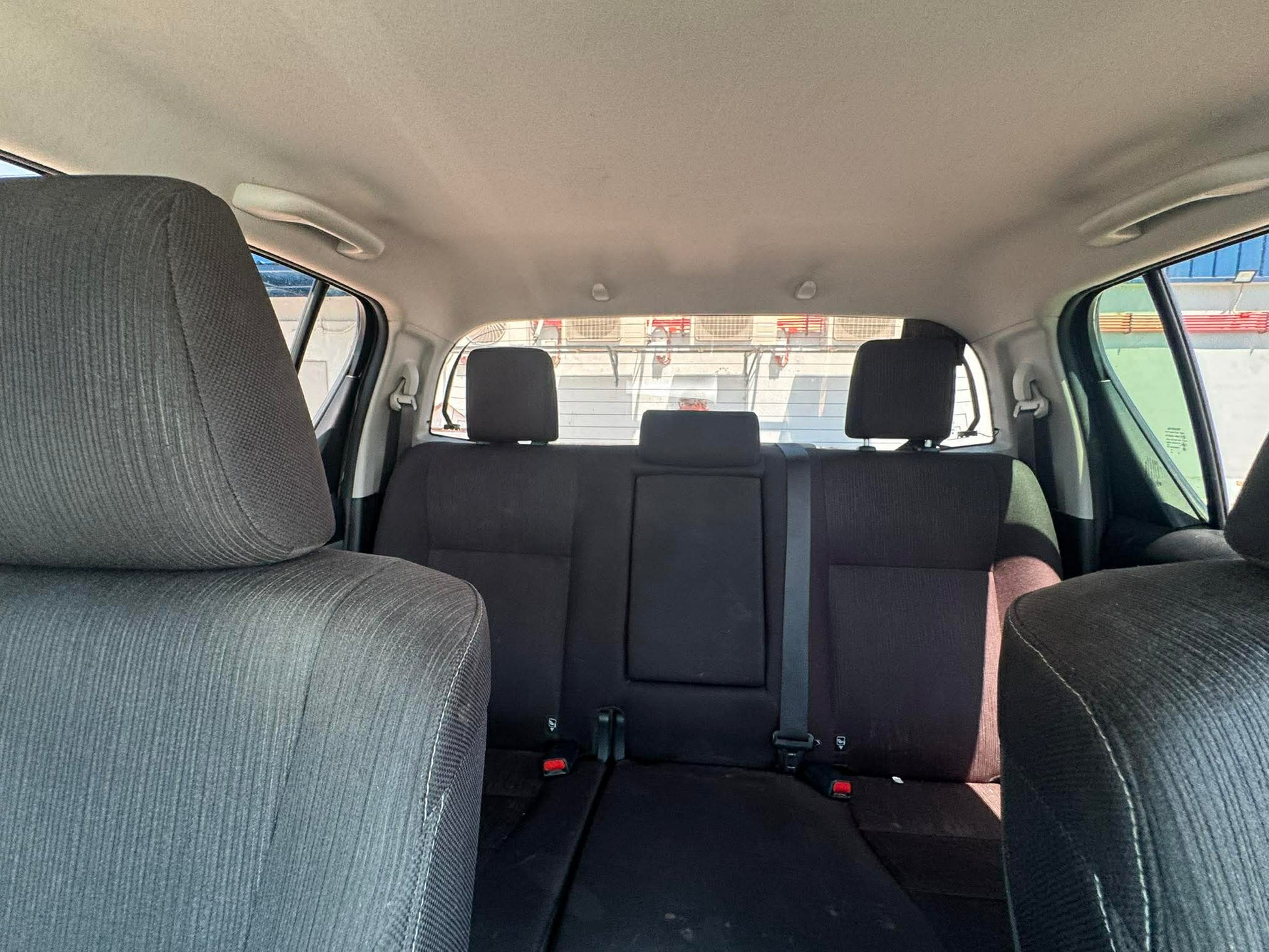 2024 TOYOTA HILUX E 2.4L AUTOMATIC TRANSMISSION Gold Aces Car Display Center