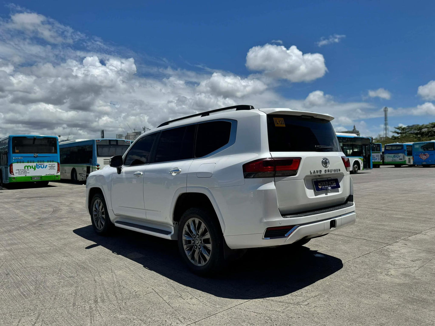 NEW ARRIVAL! 2022 TOYOTA LC300 3.3L 4X4 AUTOMATIC TRANSMISSION TOYOTA