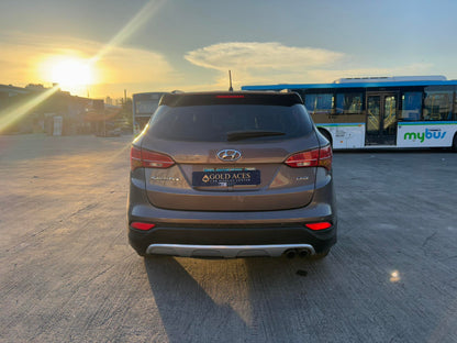 2013 HYUNDAI SANTA FE CRDi 2.2L 4X2 AUTOMATIC TRANSMISSION Gold Aces Car Display Center