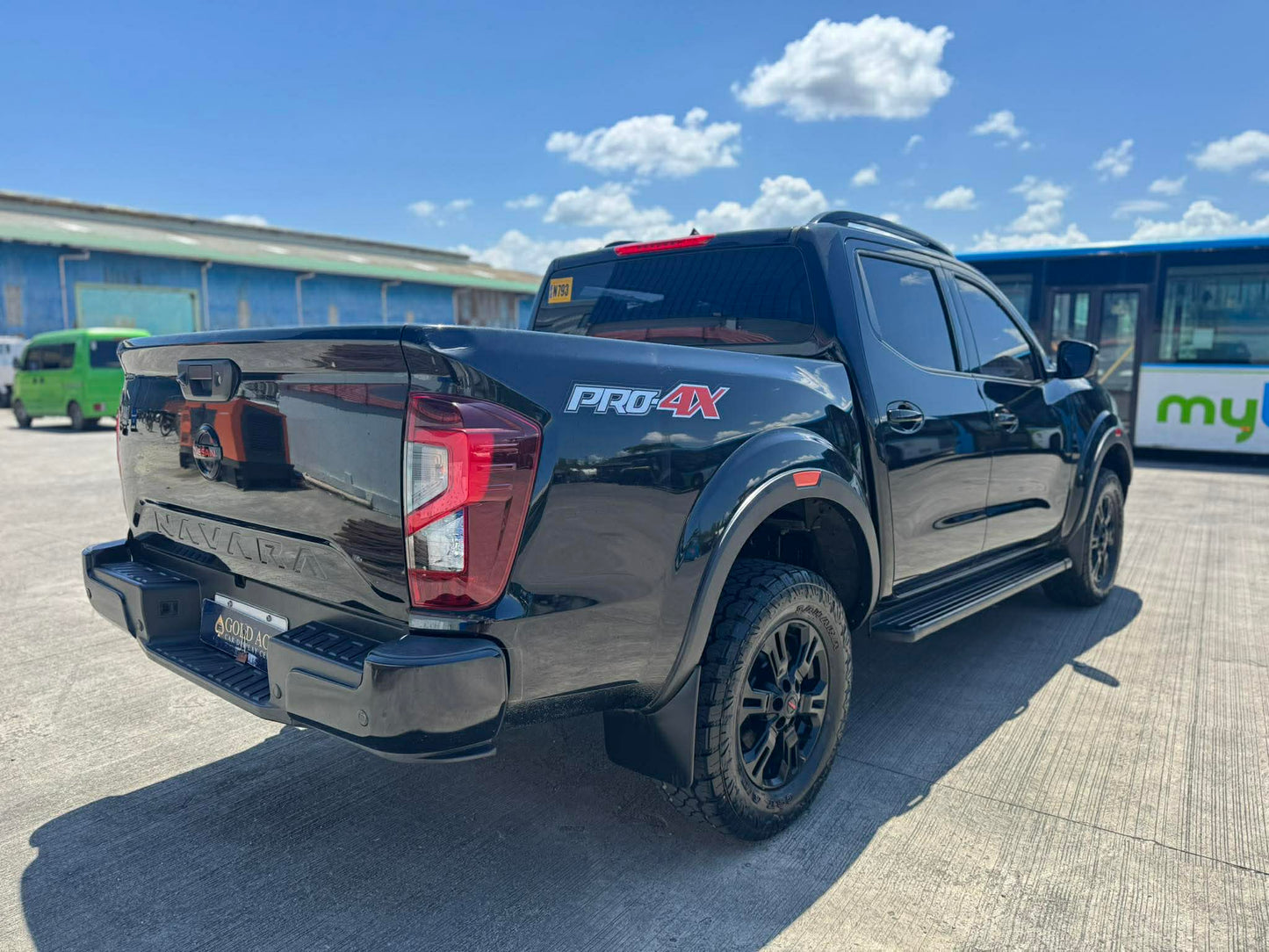 2021 NISSAN NAVARA 2.5L PRO4X AUTOMATIC TRANSMISSION Gold Aces Car Display Center