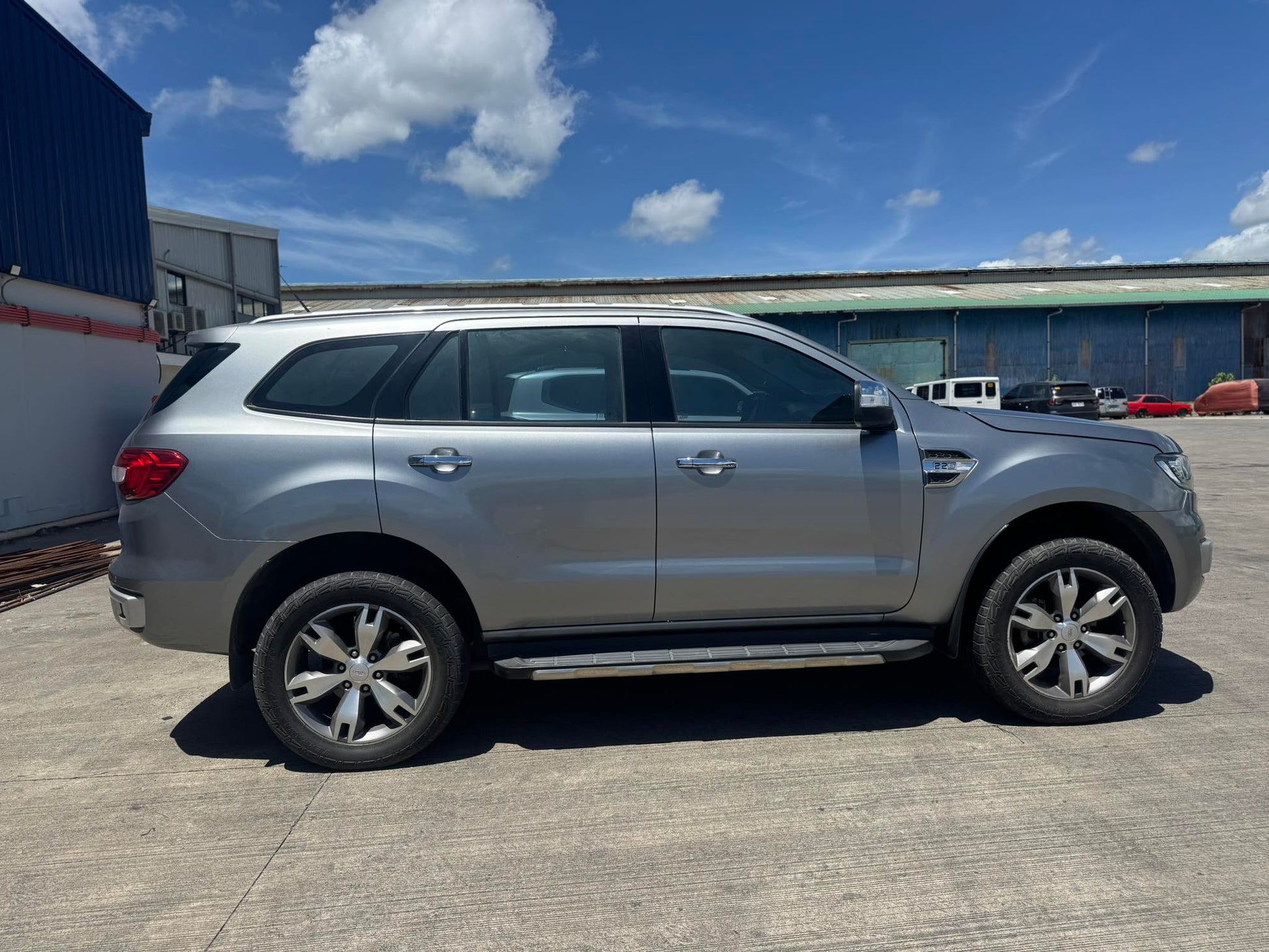 NEW ARRIVAL! 2016 FORD EVEREST TITANIUM 4X2 DSL AUTOMATIC TRANSMISSION FORD